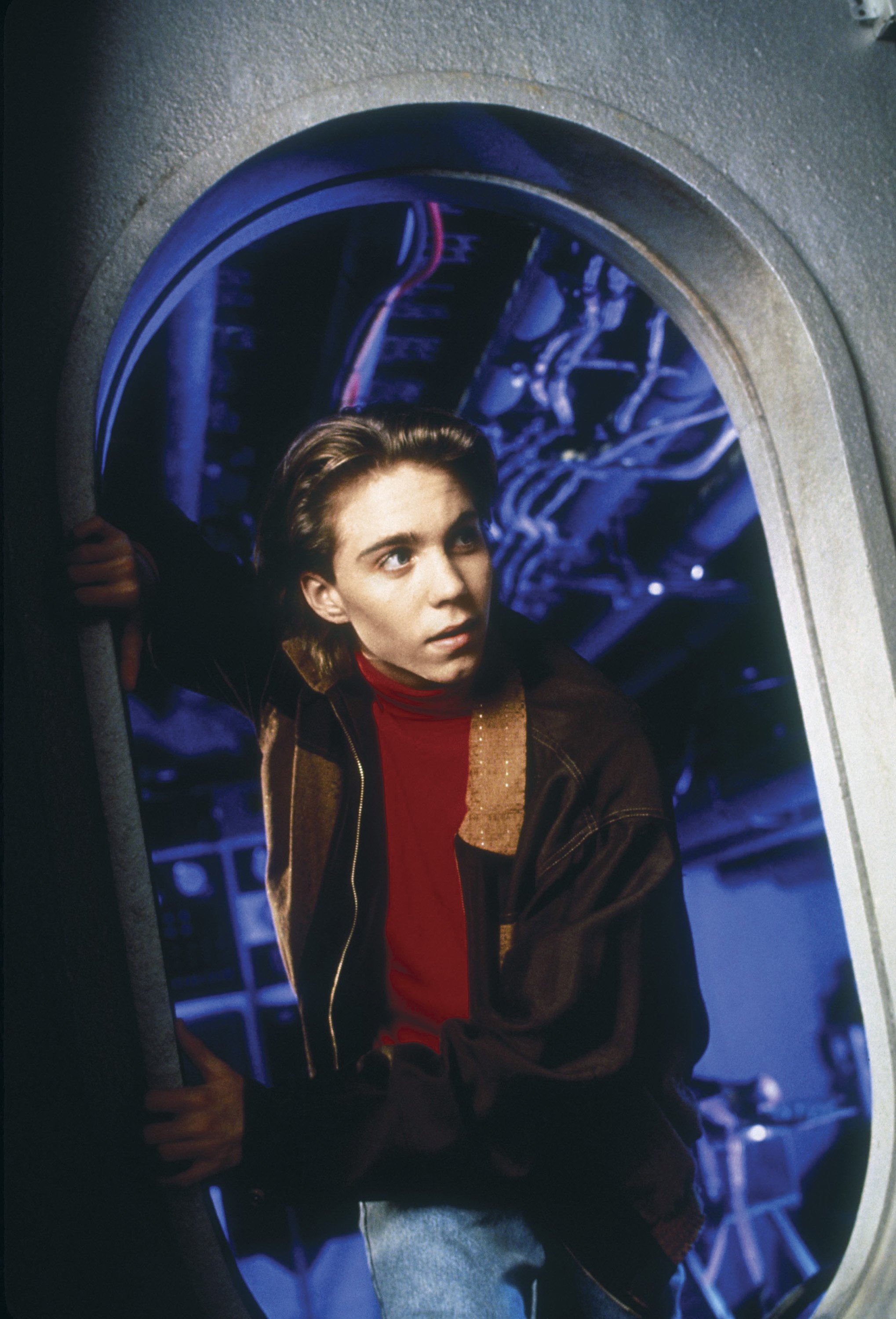 Jonathan Brandis como Lucas Wolenczak en la serie "Seaquest", hacia 1994 | Fuente: Getty Images
