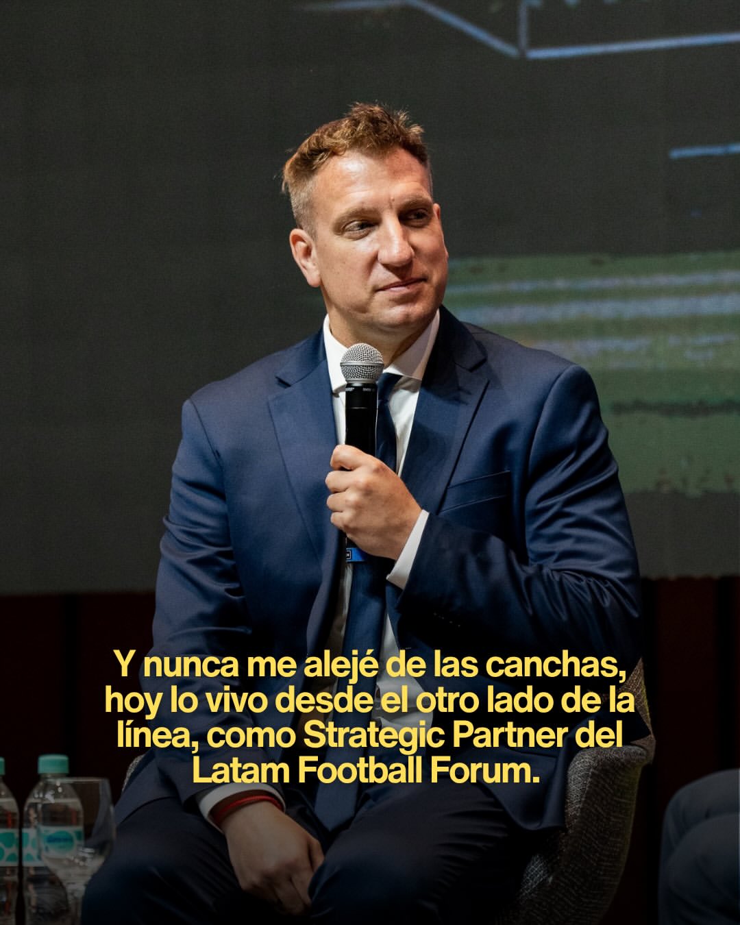 Maxi López luciendo un traje | Fuente: Instagram/officialmaxilopez