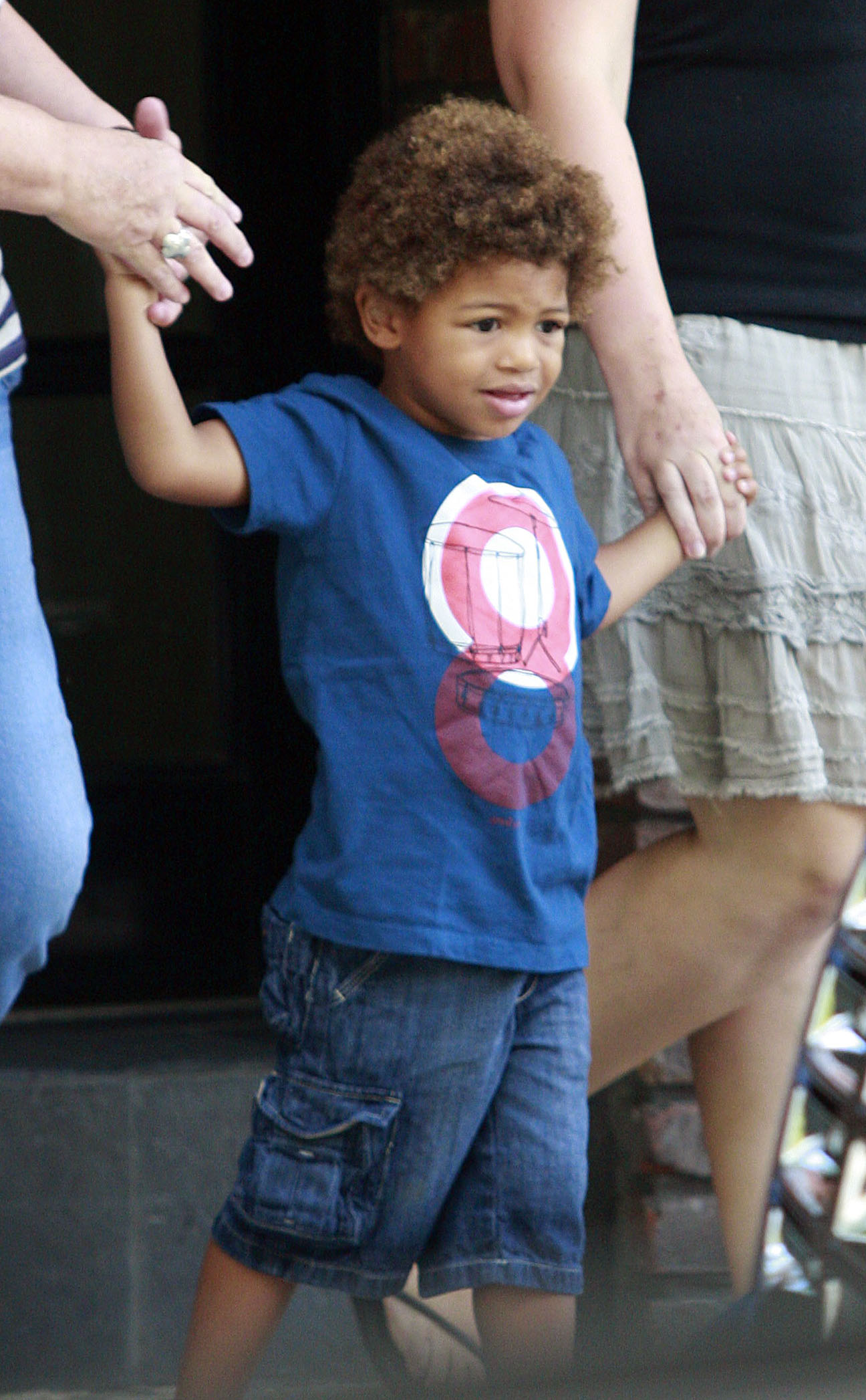 Heidi Klum y el hijo de Seal, Henry Samuel, vistos en Nueva York el 11 de julio de 2008 | Fuente: Getty Images