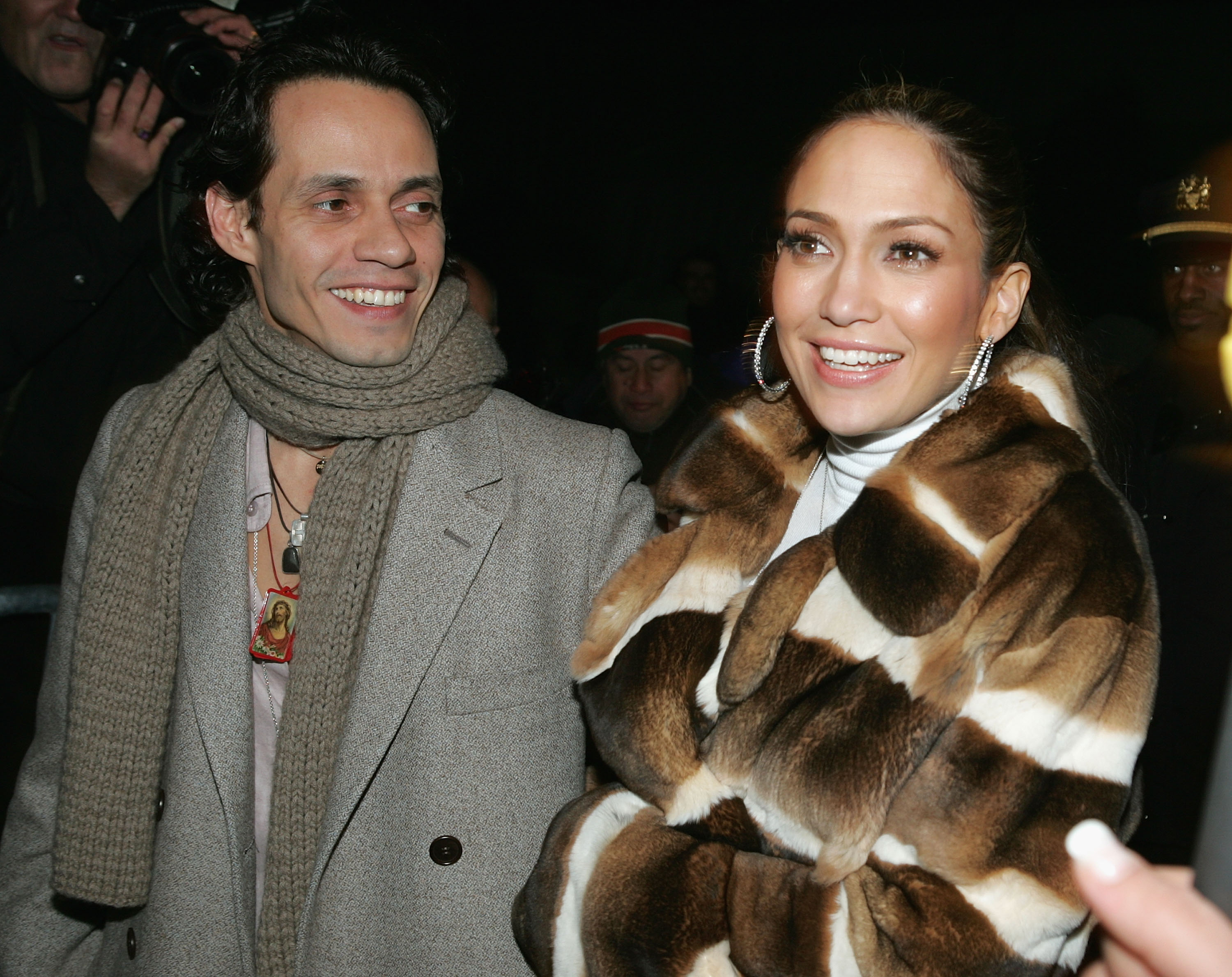 Jennifer Lopez y Marc Anthony el 11 de febrero de 2005 en Nueva York | Foto: Getty Images