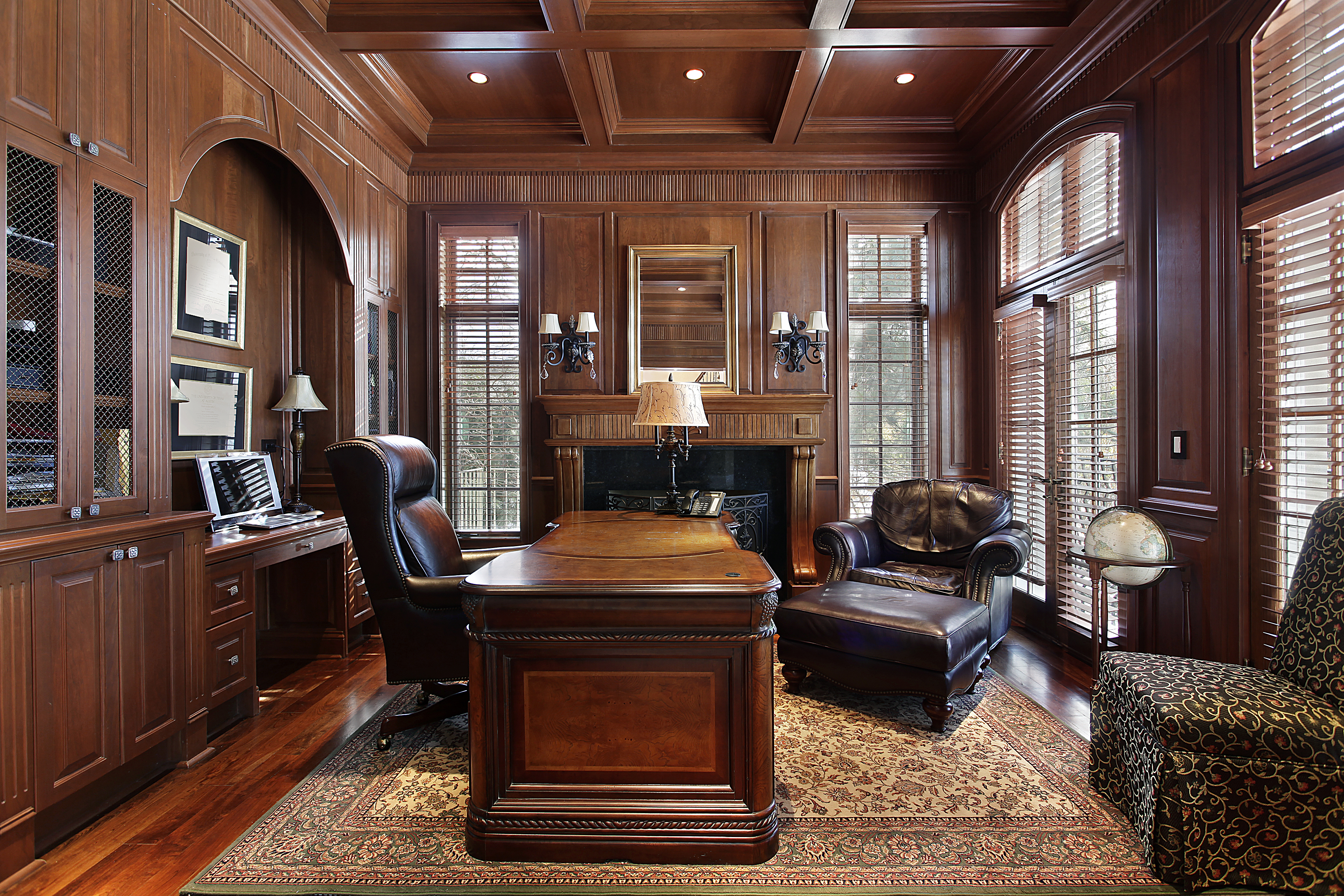 Oficina rica en casa | Fuente: Shutterstock.com