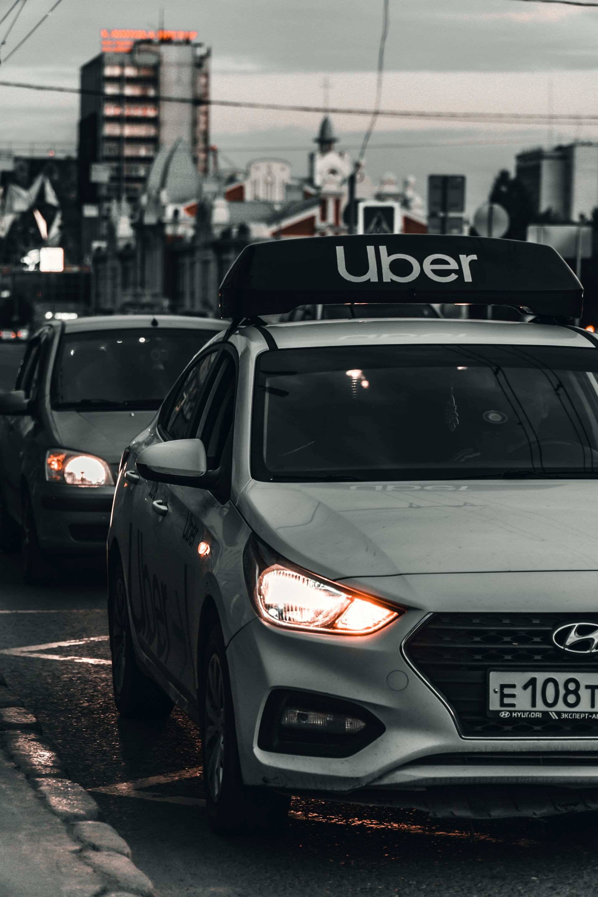 Un Uber en la calle | Fuente: Unsplash