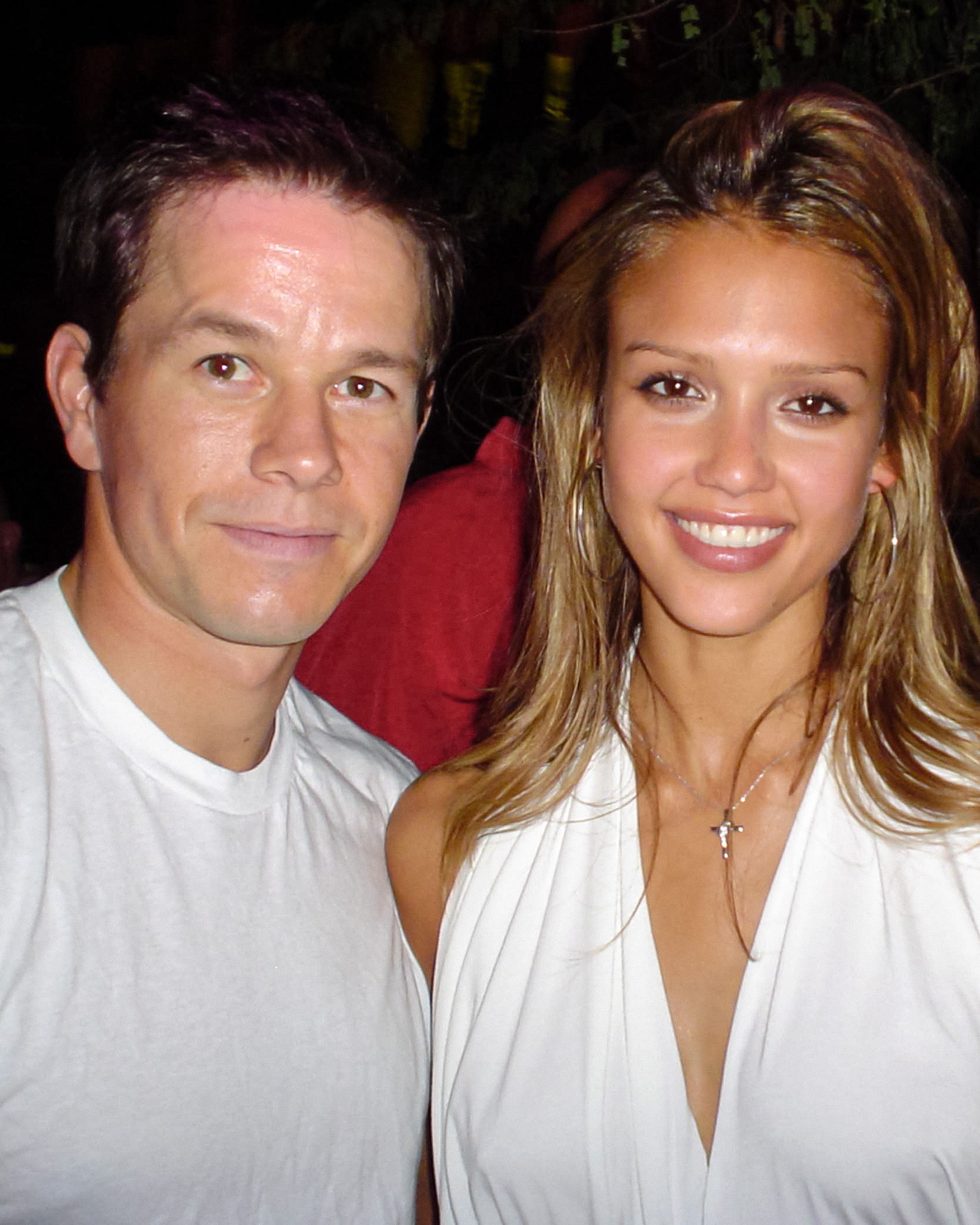 Mark Wahlberg y Jessica Alba fotografiados el 1 de enero de 2004, en Miami, Florida. | Fuente: Getty Images