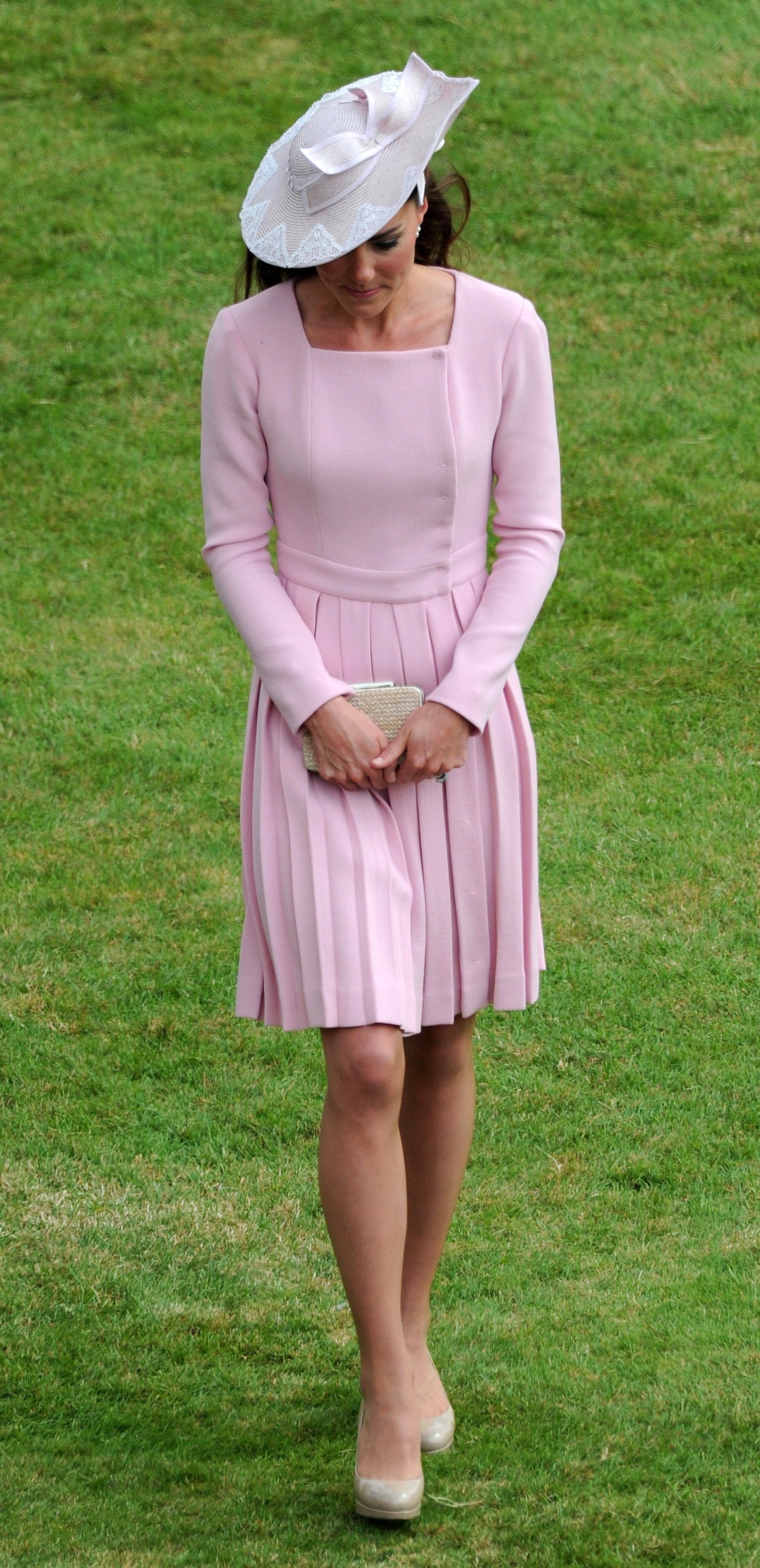 Kate Middlenton en el jardín del Palacio de Buckingham el 29 de mayo de 2012 en Londres, Inglaterra. | Foto: Getty Images