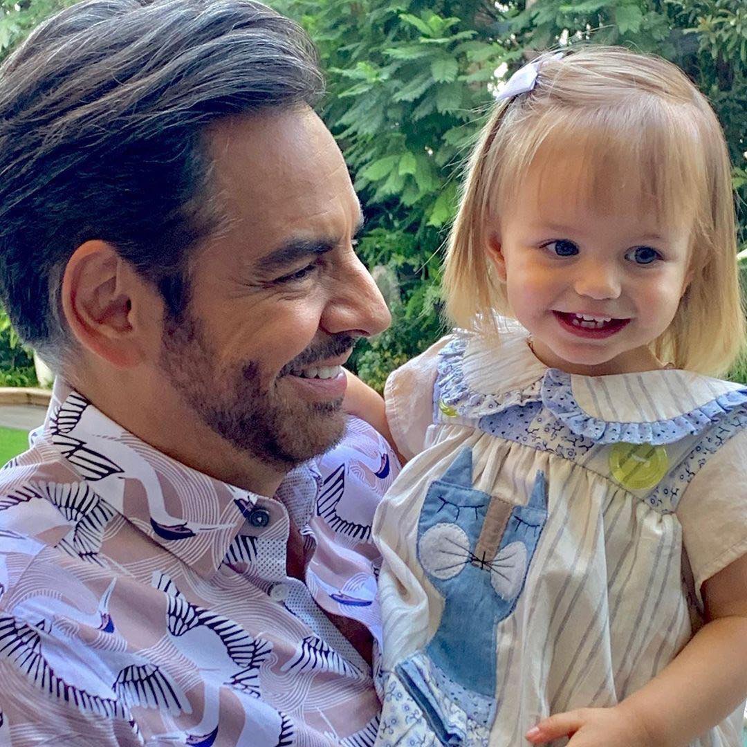 Eugenio Derbez compartiendo junto a su nieta Kailani | Fuente: Instagram/ederbez