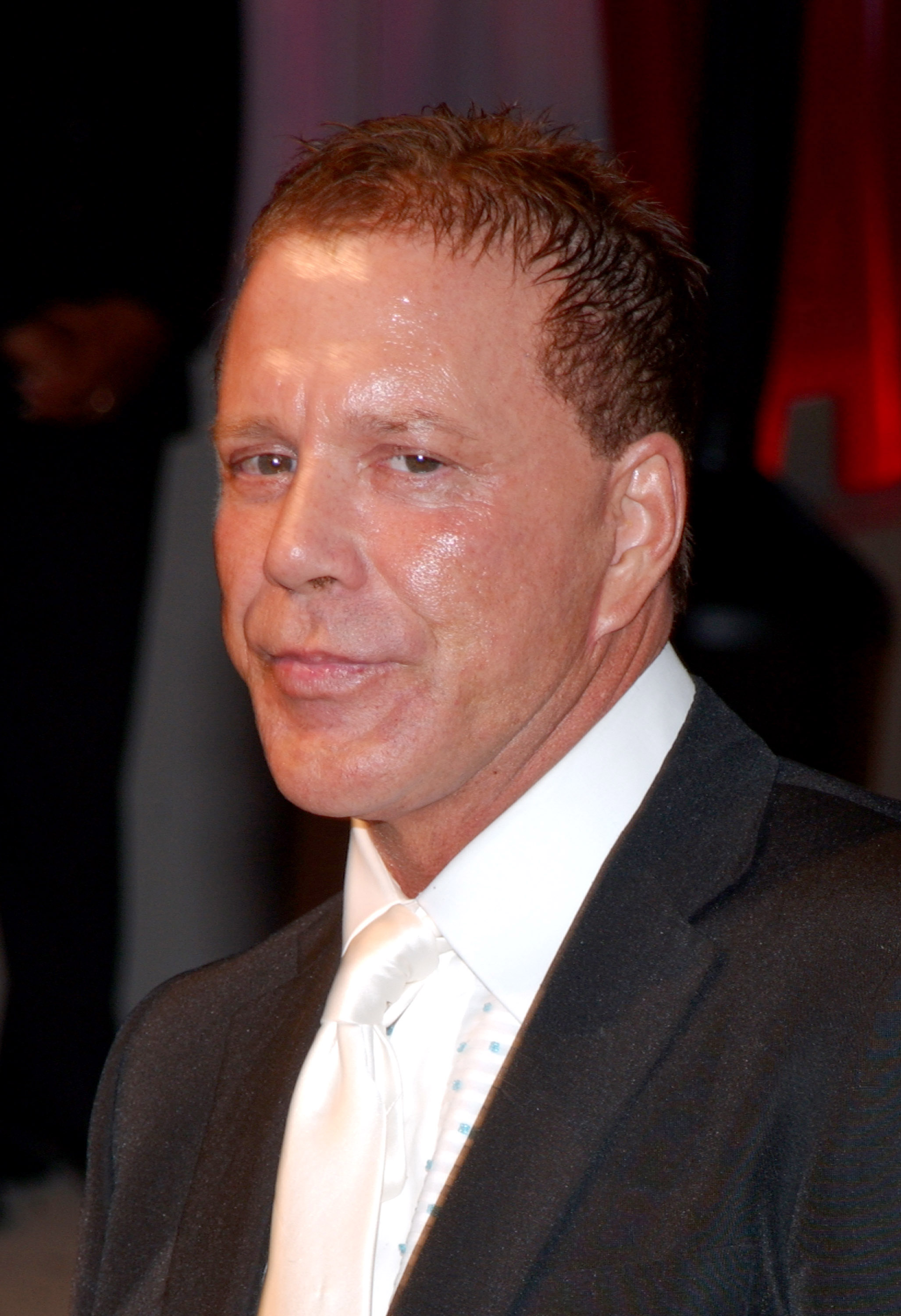 Mickey Rourke en la fiesta de los Óscar de Vanity Fair de 2002, el 24 de marzo de 2002 | Fuente: Getty Images
