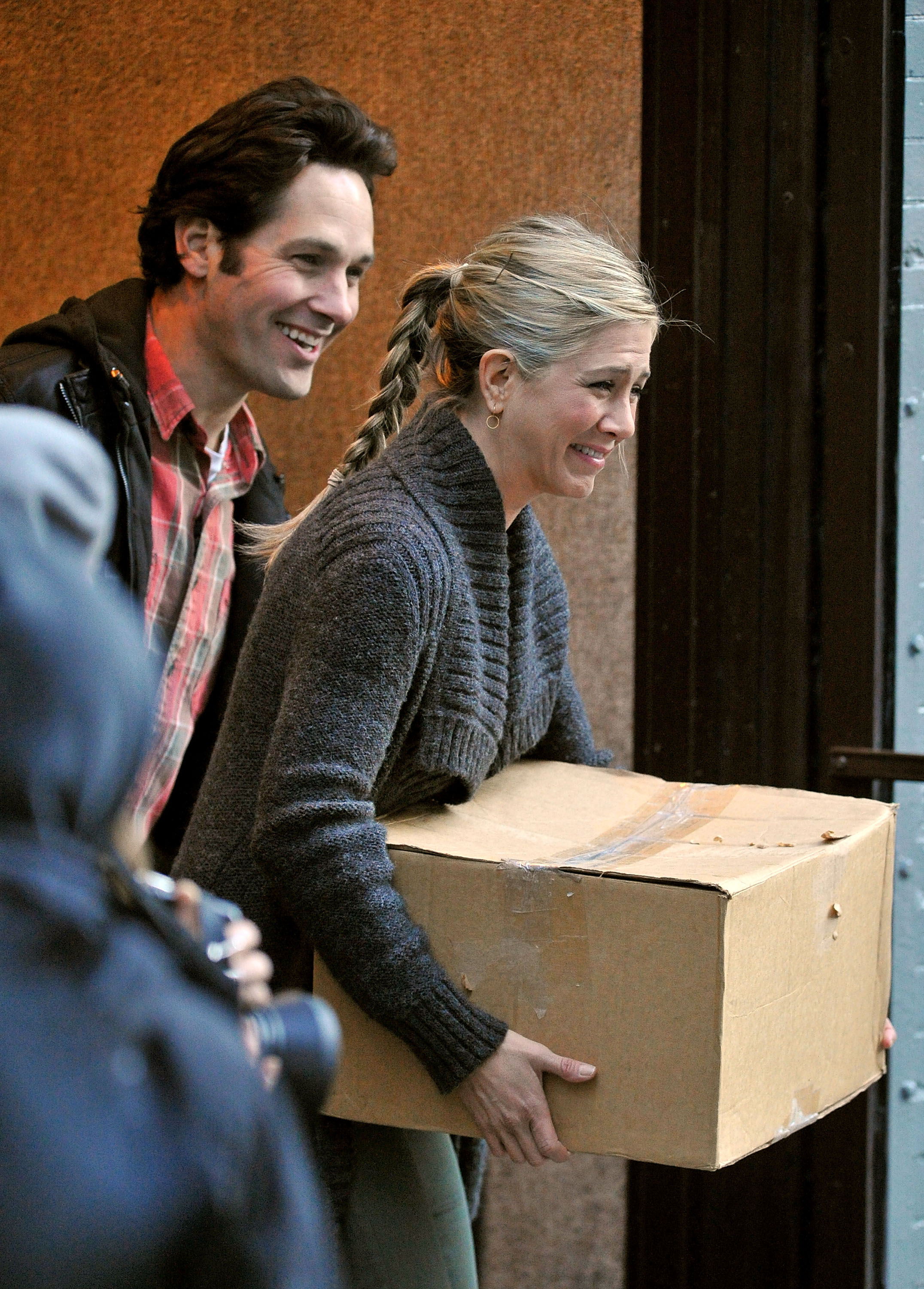 Paul Rudd y Jennifer Aniston vistos en las calles de Manhattan el 19 de noviembre de 2010 en Nueva York | Foto: Getty Images