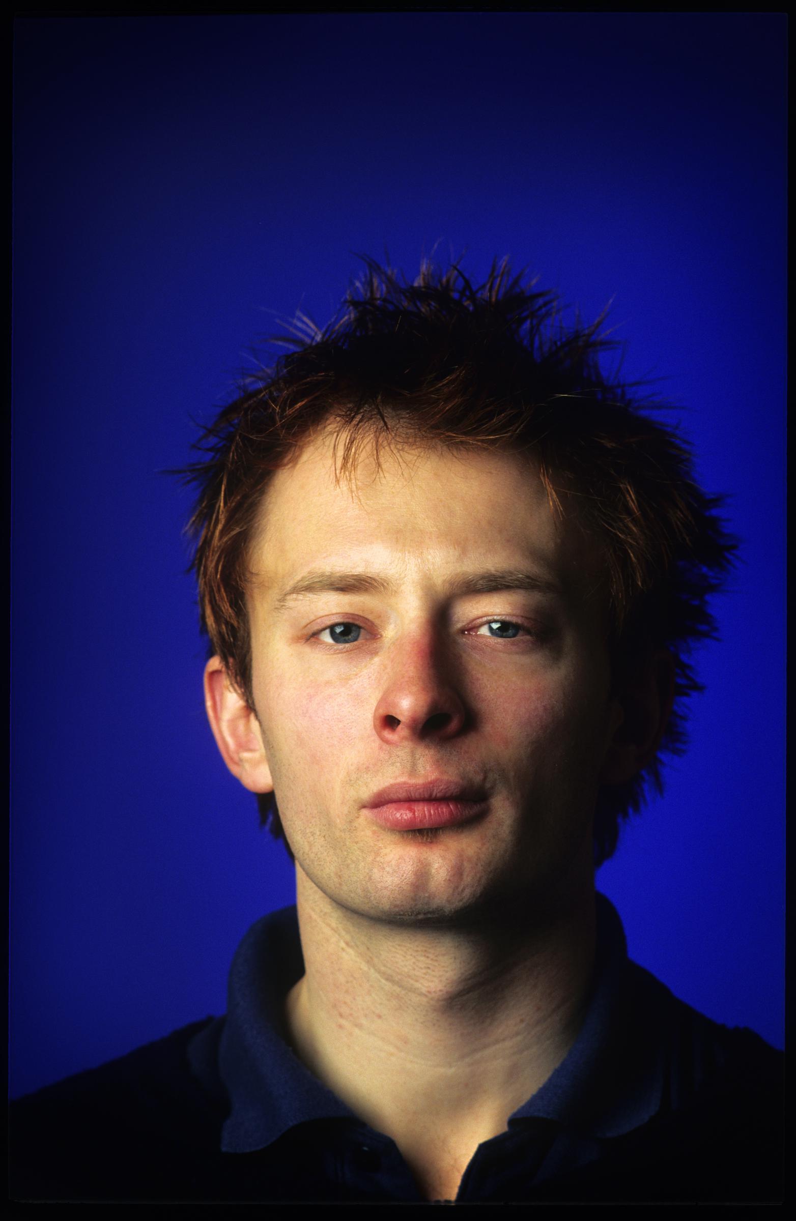 Thom Yorke fotografiado en el teatro Luna el 12 de mayo de 1995 en Bruselas, Bélgica | Fuente: Getty Images