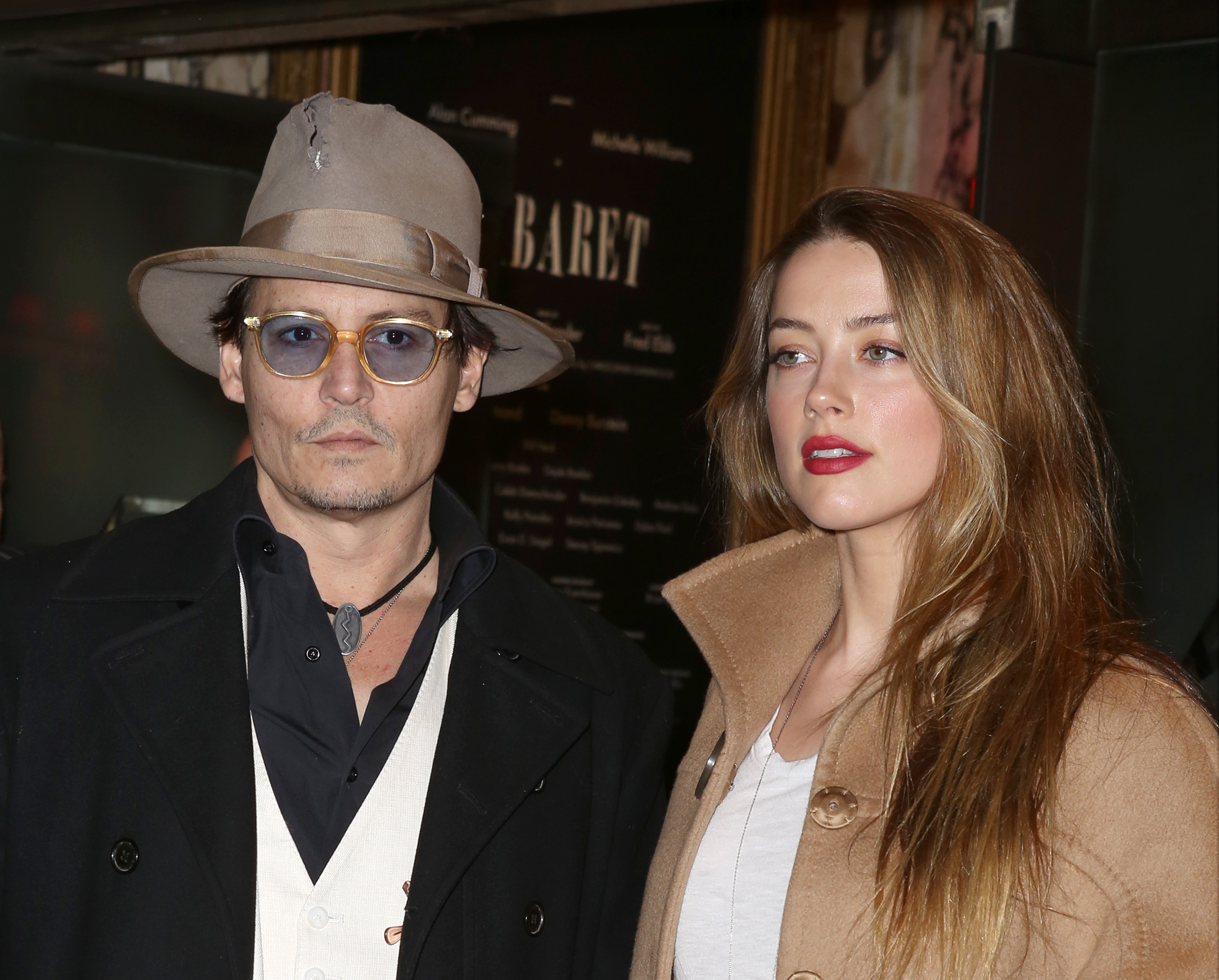 Johnny Depp y Amber Heard asisten al estreno de "Cabaret" en Broadway el 24 de abril de 2014, en Nueva York | Foto: Getty Images