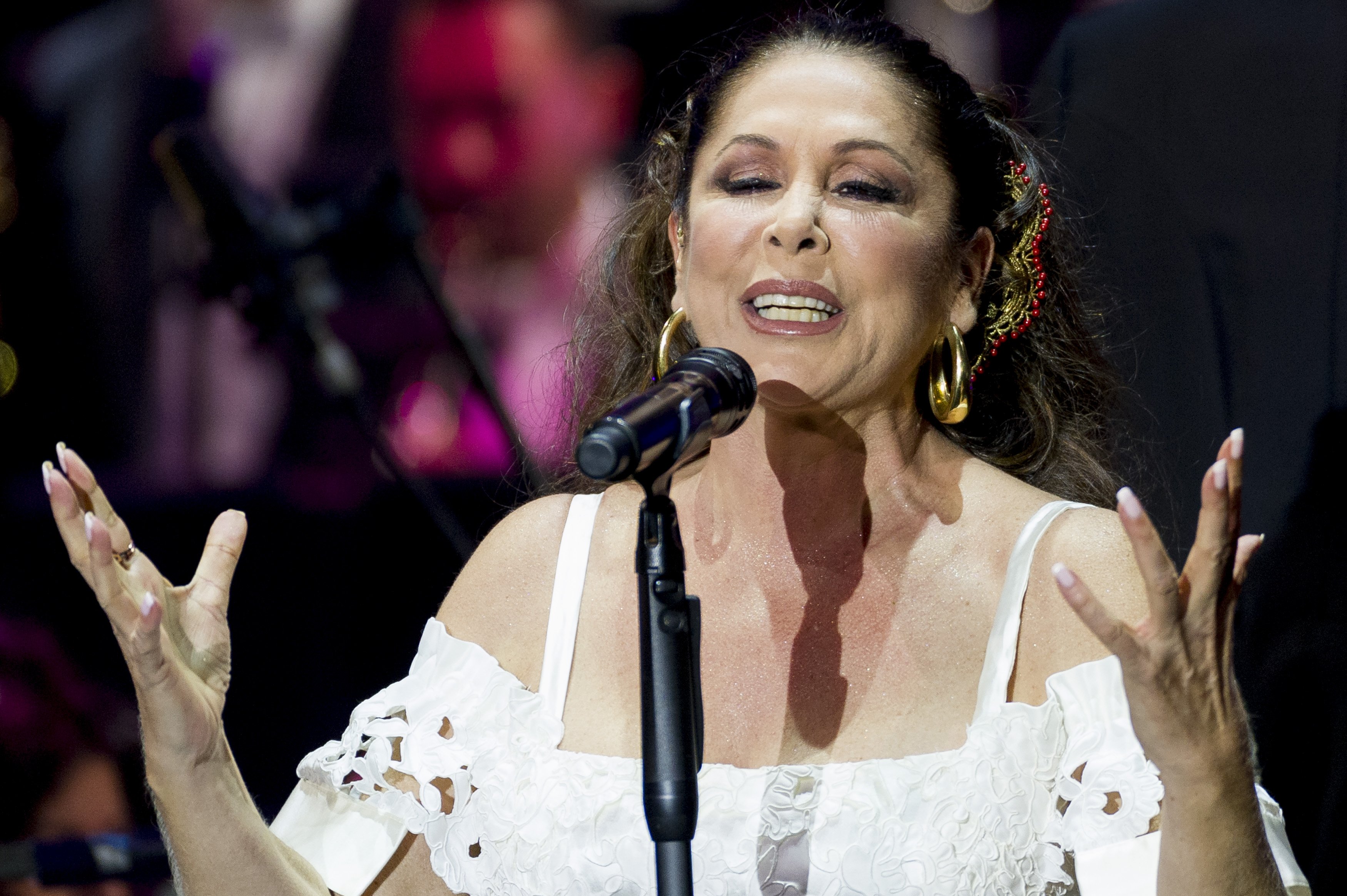 Isabel Pantoja disfruta cantar sobre el escenario. | Foto: Getty Images