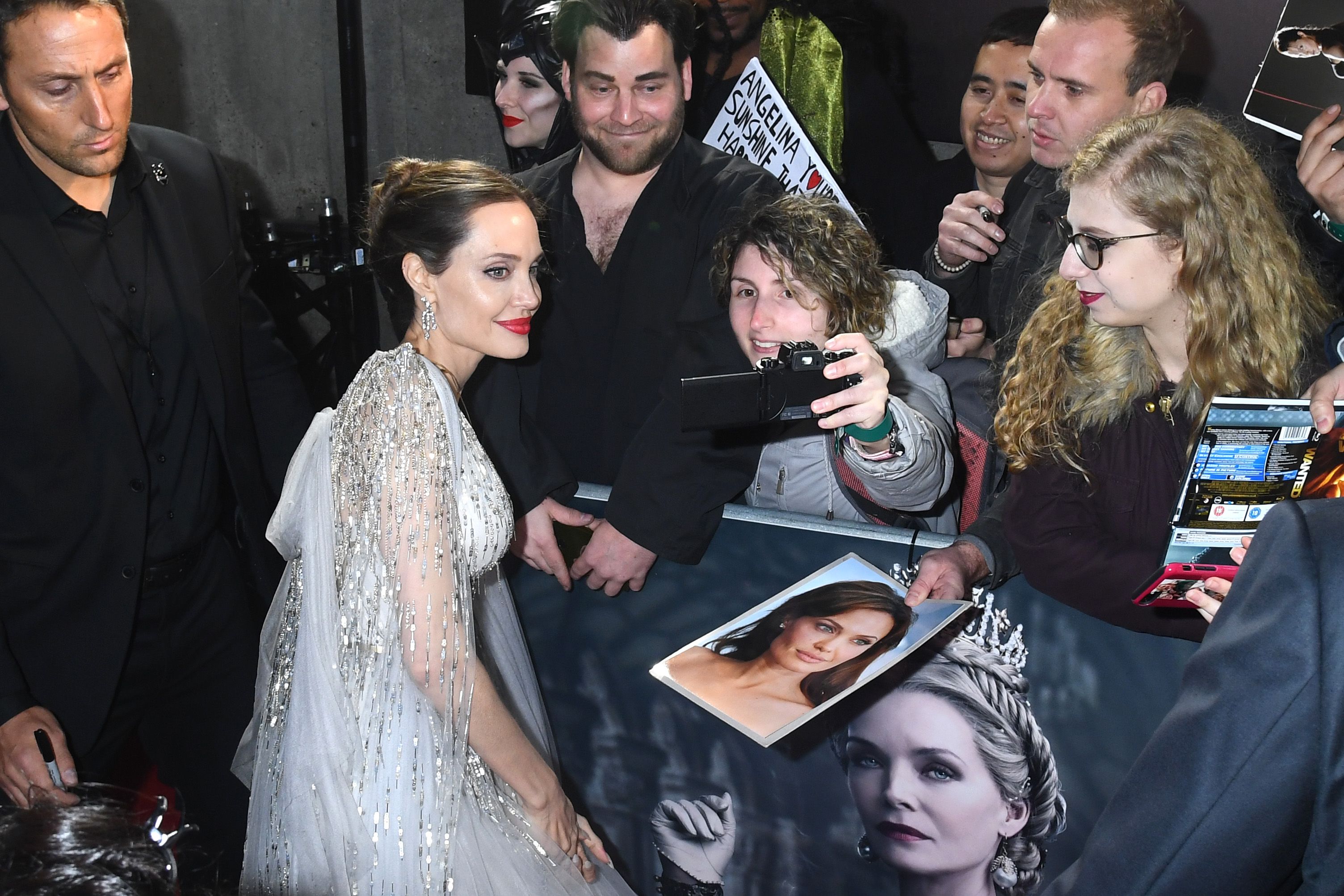 Angelina Jolie durante el estreno europeo de "Maleficent: Mistress of Evil" en Odeon IMAX Waterloo, el 9 de octubre de 2019 en Londres, Inglaterra. | Foto: Getty Images