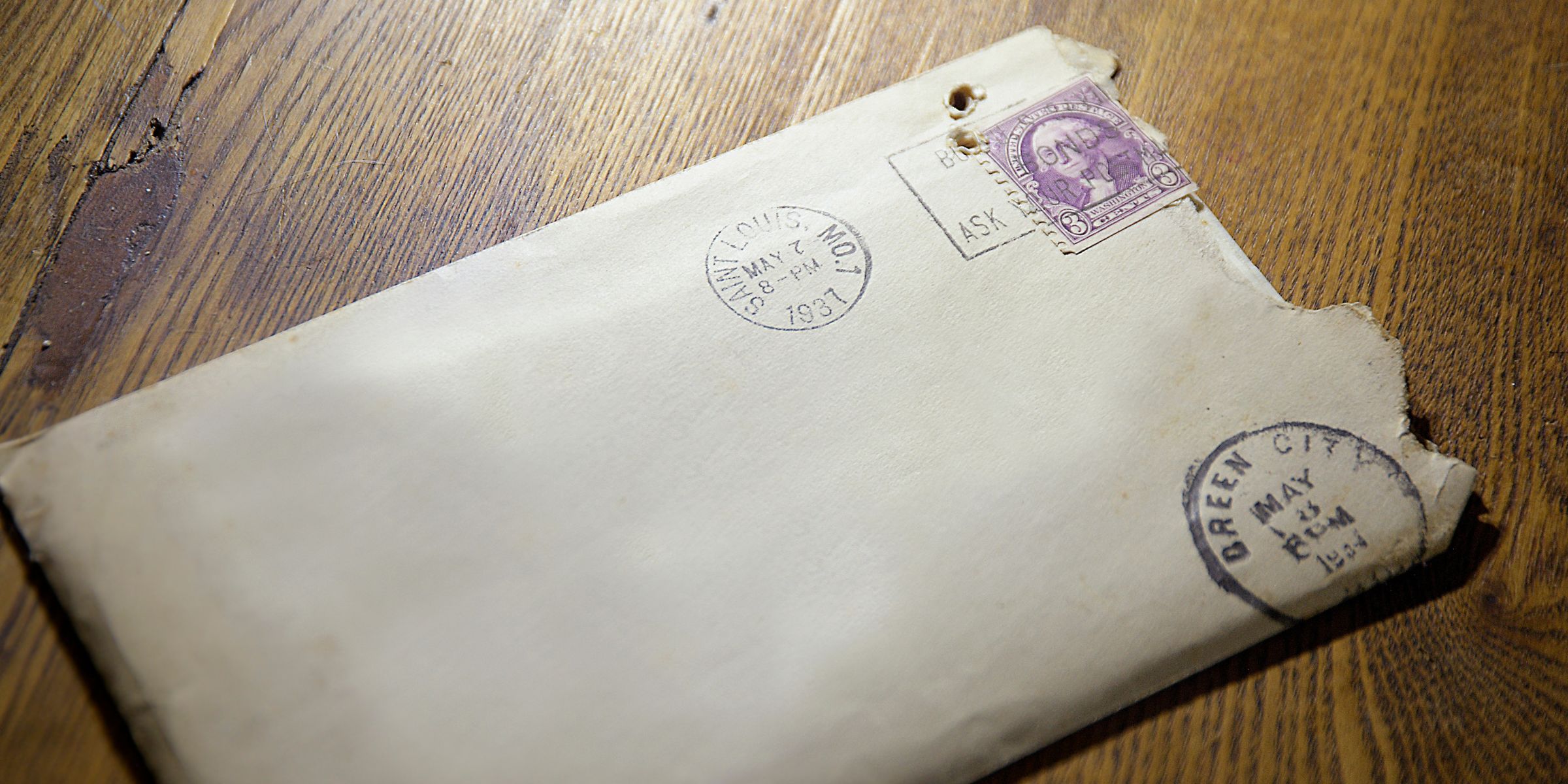 Un sobre con una carta | Fuente: Shutterstock