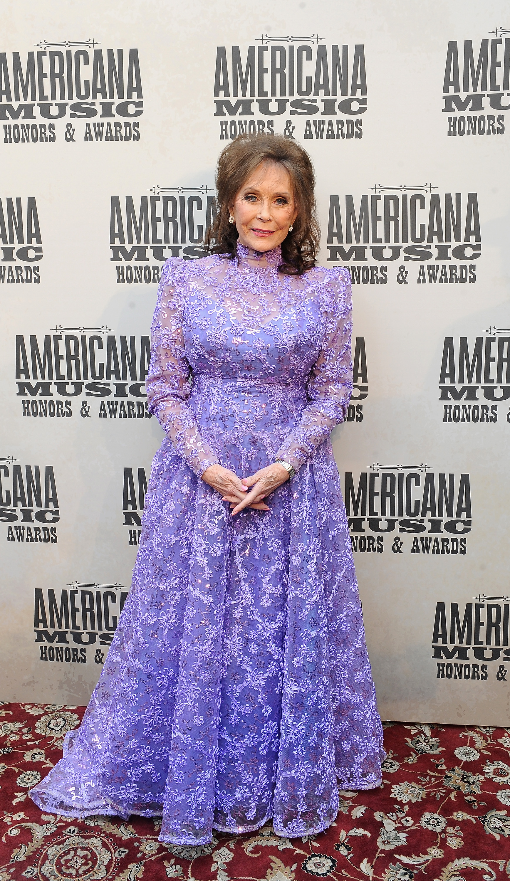 Loretta Lynn en la 13ª gala anual de los premios y honores de la Americana Music Association en el Ryman Auditorium de Nashville, Tennessee, el 17 de septiembre de 2014 | Foto: Getty Images