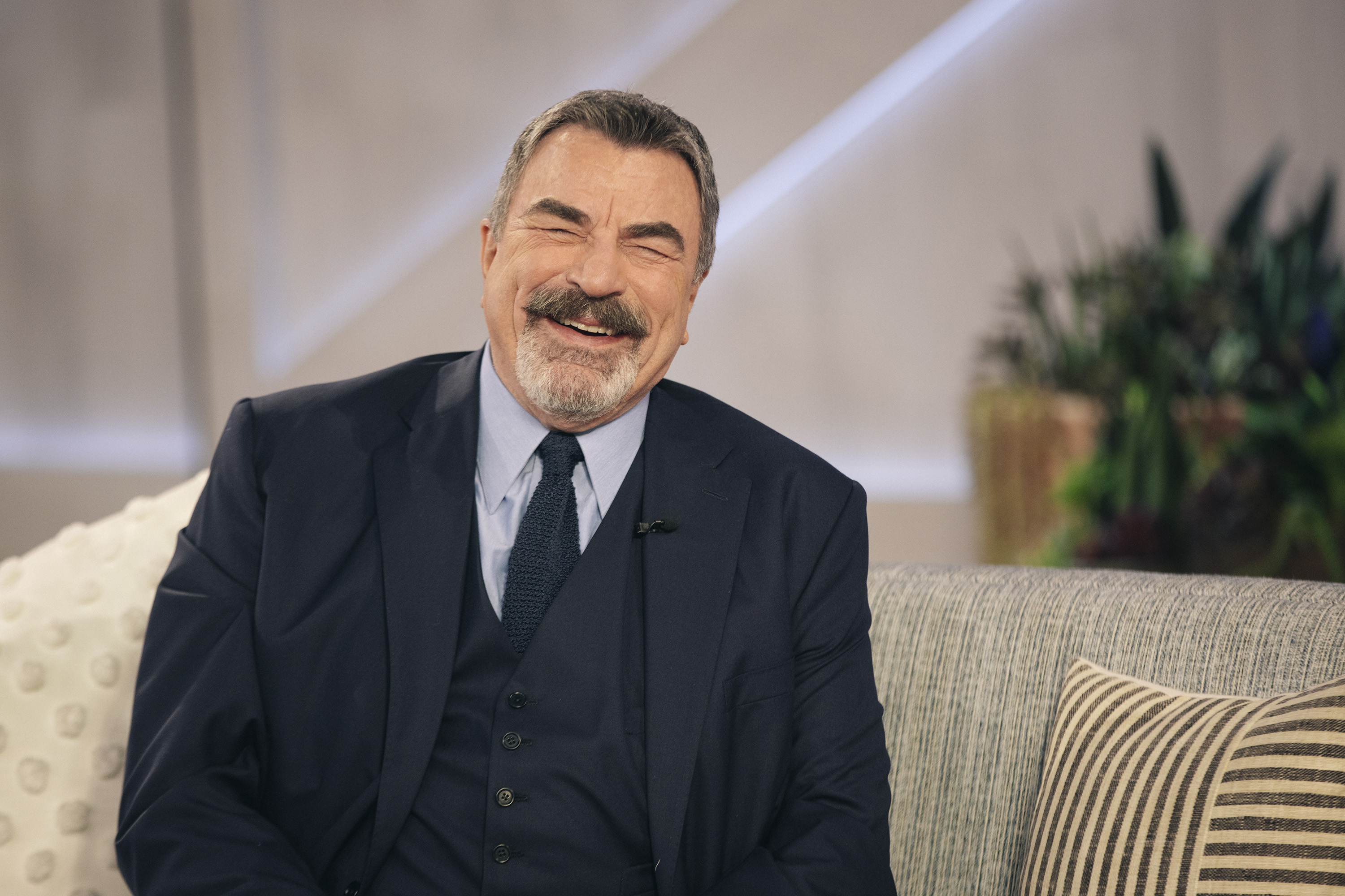 Tom Selleck en un episodio de "The Kelly Clarkson Show" el 14 de abril de 2022 | Fuente: Getty Images