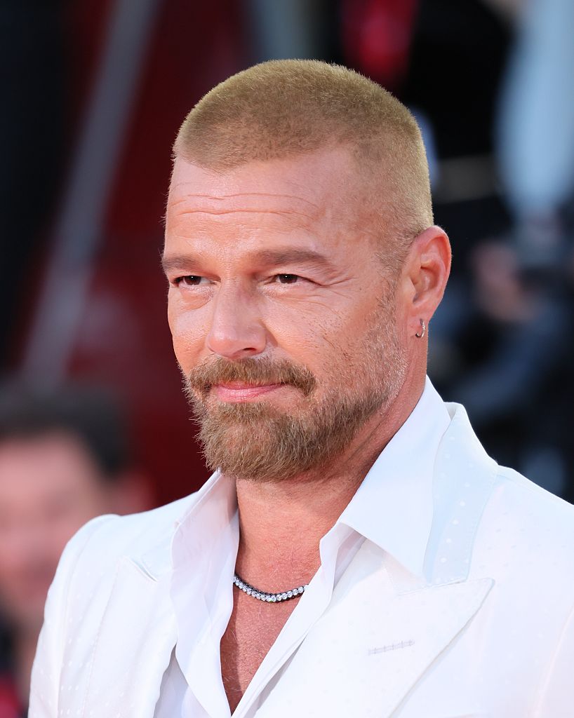 Ricky Martin asiste a la proyección de "Hombre al agua" durante la 83ª edición del Festival Internacional de Cine de Venecia, en la Sala Grande, el 6 de septiembre de 2026 en Venecia, Italia. | Fuente: Getty Images