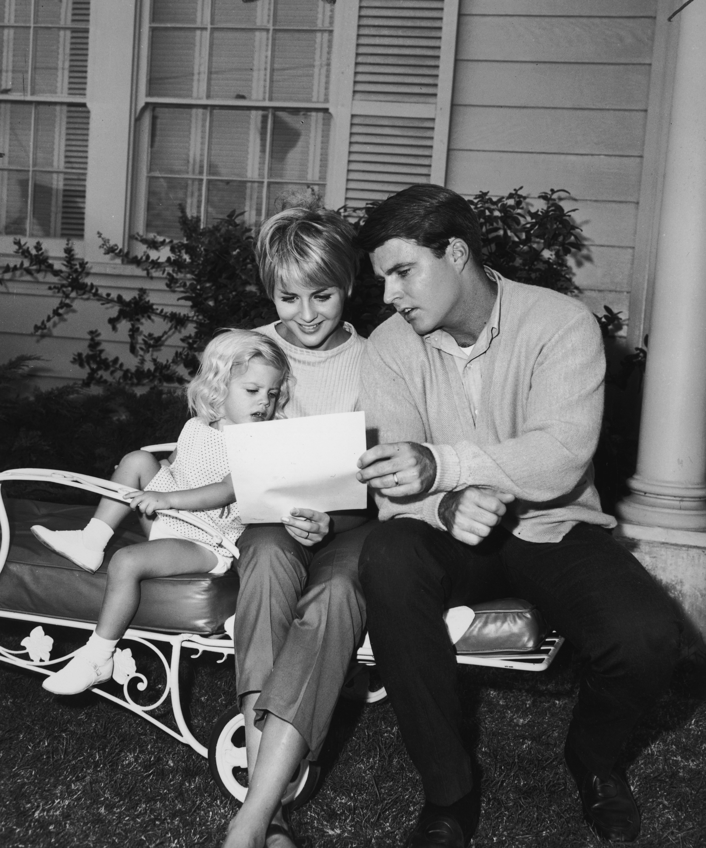 Tracy Nelson, Kristin Harmon y Ricky Nelson fotografiados en 1965 | Fuente: Getty Images