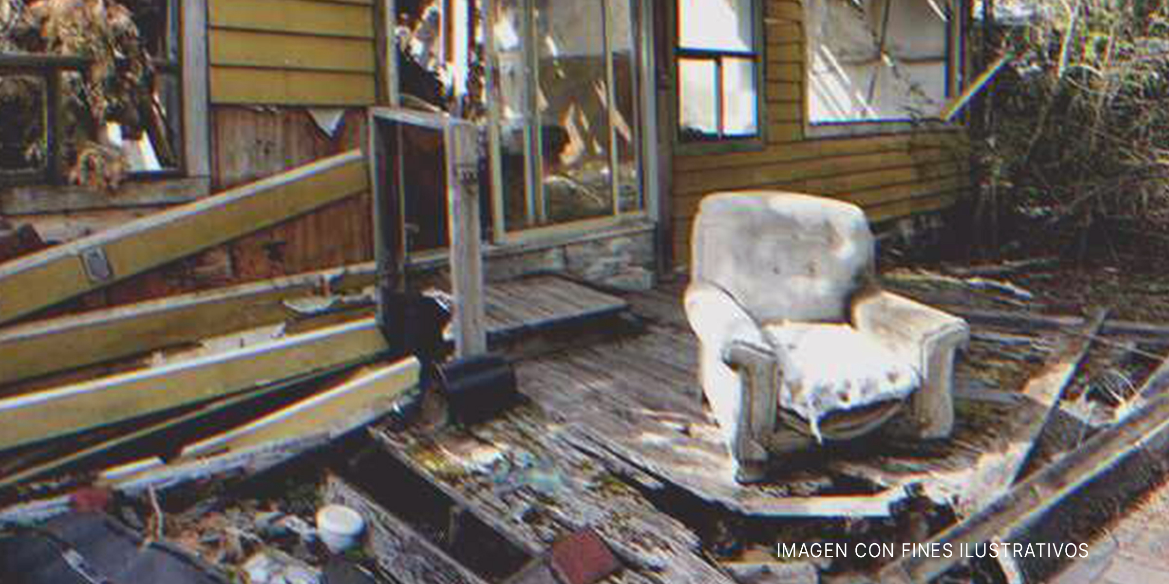 Sillón viejo en una casa en ruinas. | Foto: Getty Images