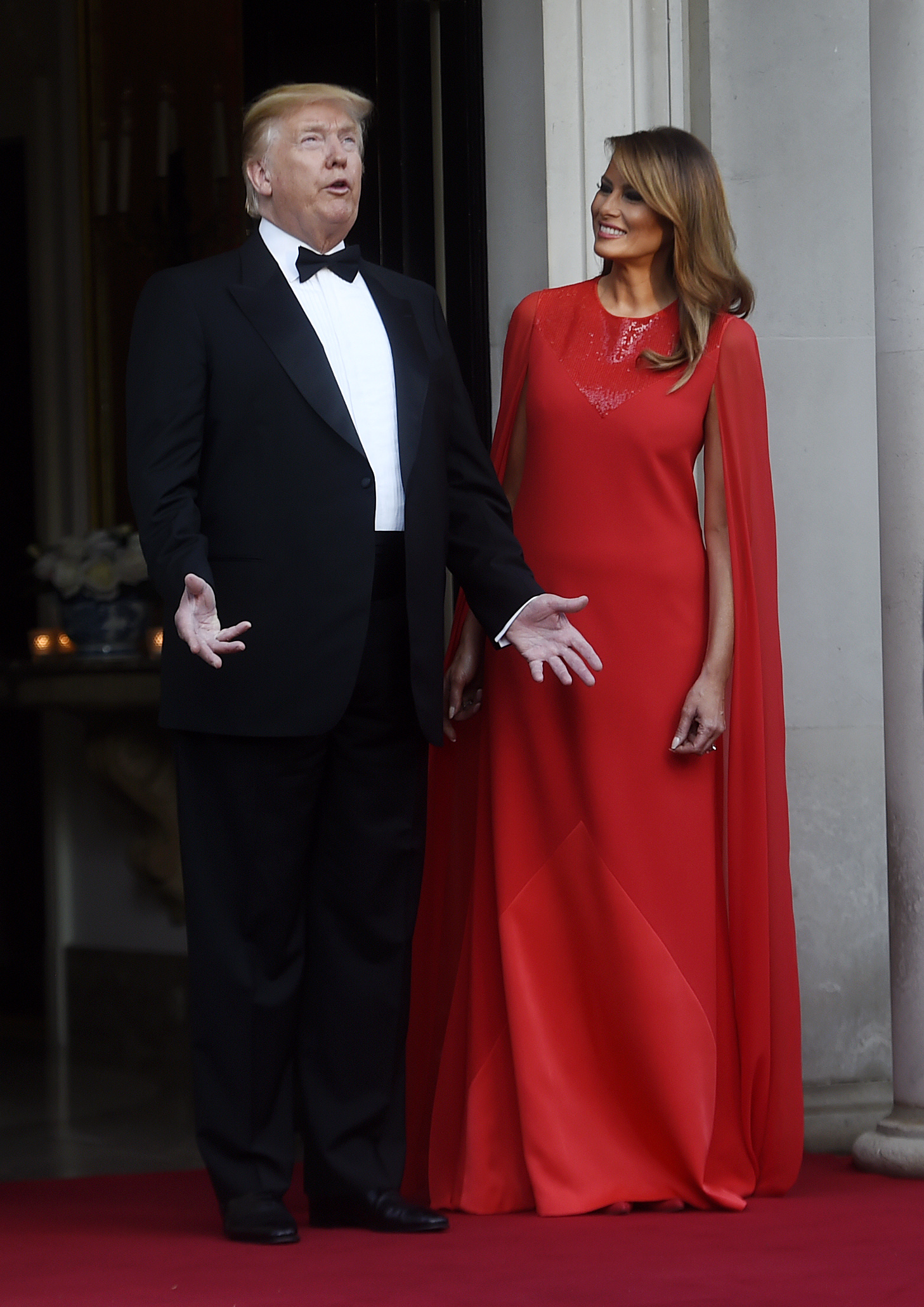 Donald y Melania Trump antes de una cena en Winfield House para el príncipe Carlos, príncipe de Gales y Camilla, duquesa de Cornualles, durante su visita de Estado el 4 de junio de 2019, en Londres, Inglaterra. | Fuente: Getty Images