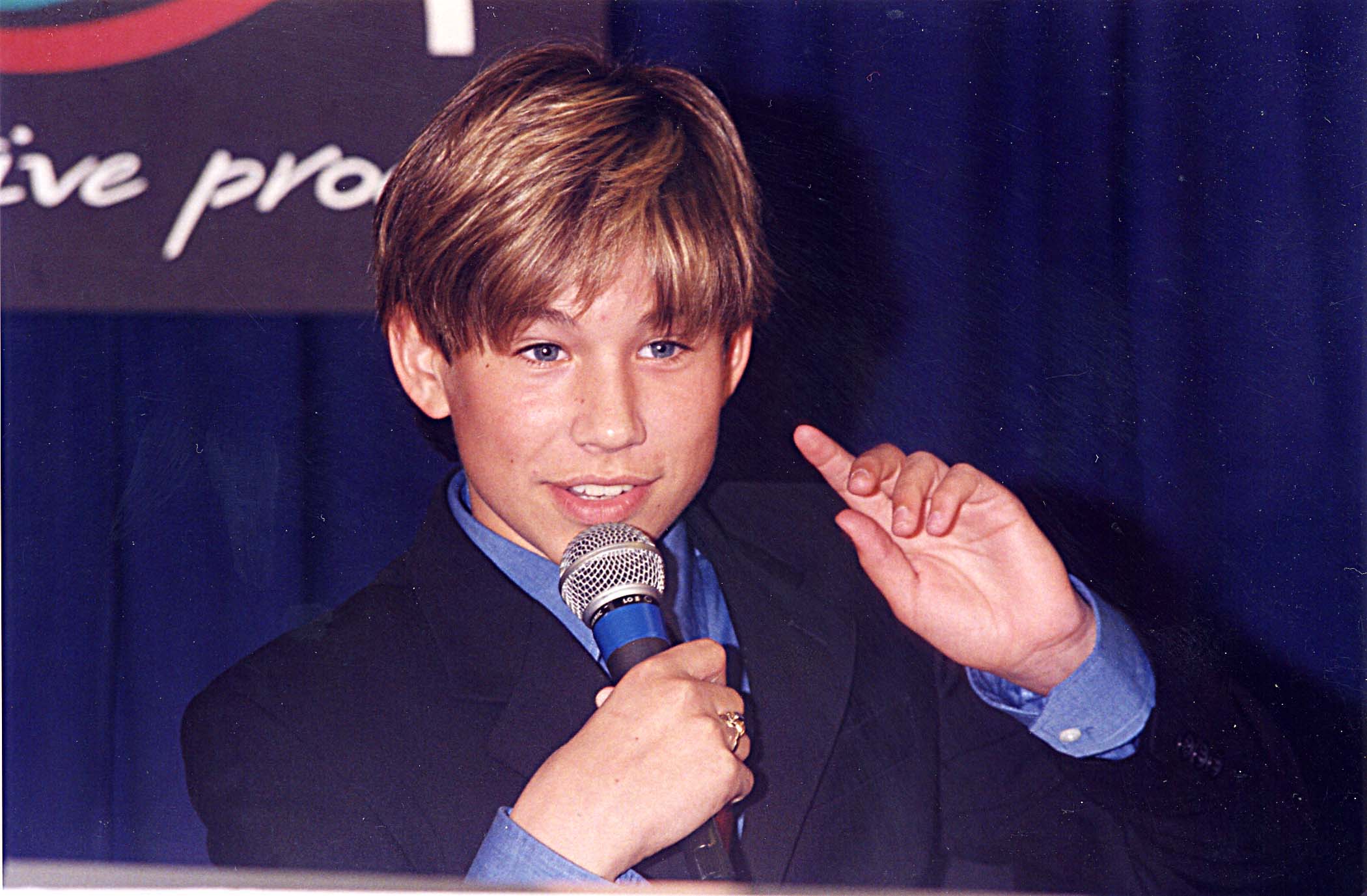 Jonathan Taylor Thomas durante la ShoWest '96 en Las Vegas, Nevada | Fuente: Getty Images