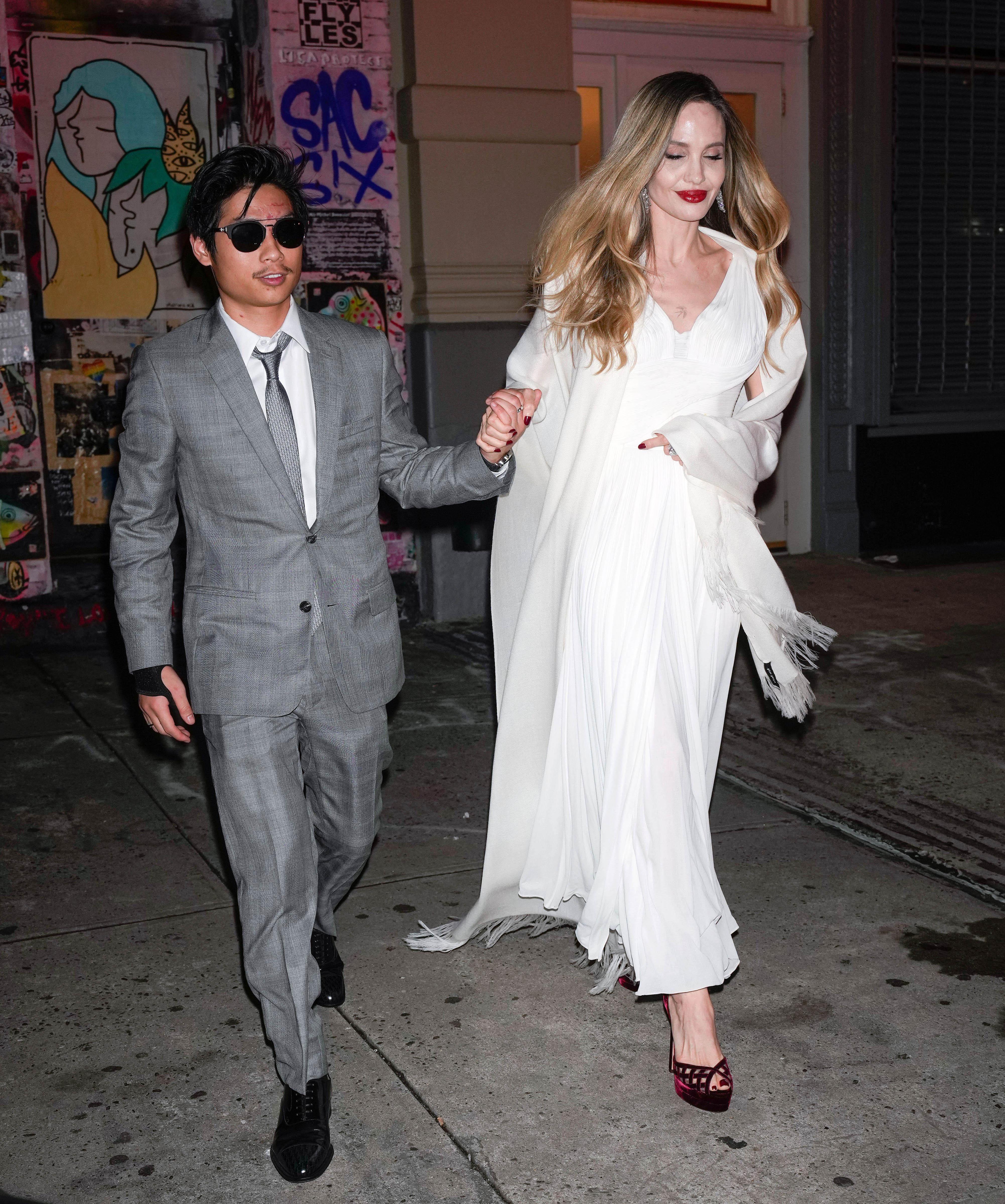 Pax Jolie-Pitt y Angelina Jolie vistos el 29 de septiembre de 2024, en Nueva York. | Fuente: Getty Images