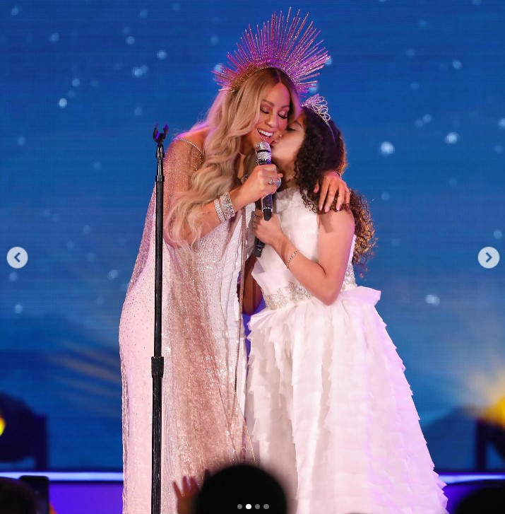 Mariah Carey y su hija en el Hollywood Bowl el 18 de noviembre de 2023 | Fuente: Instagram/mariahcarey