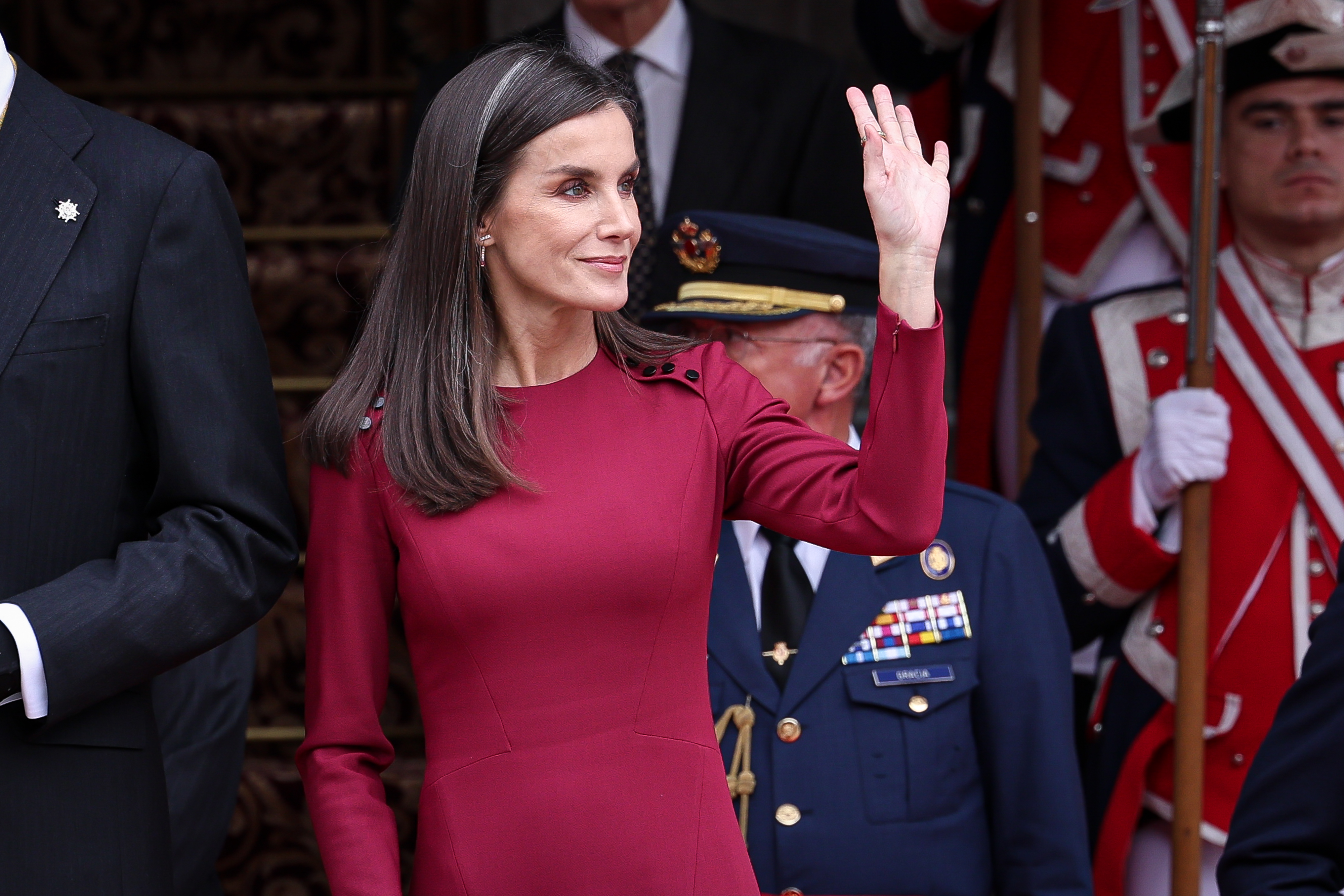 La reina Letizia de España asiste a la apertura solemne de la 15ª legislatura en el Parlamento español 29, 2023 en Madrid, España. | Fuente: Getty Images