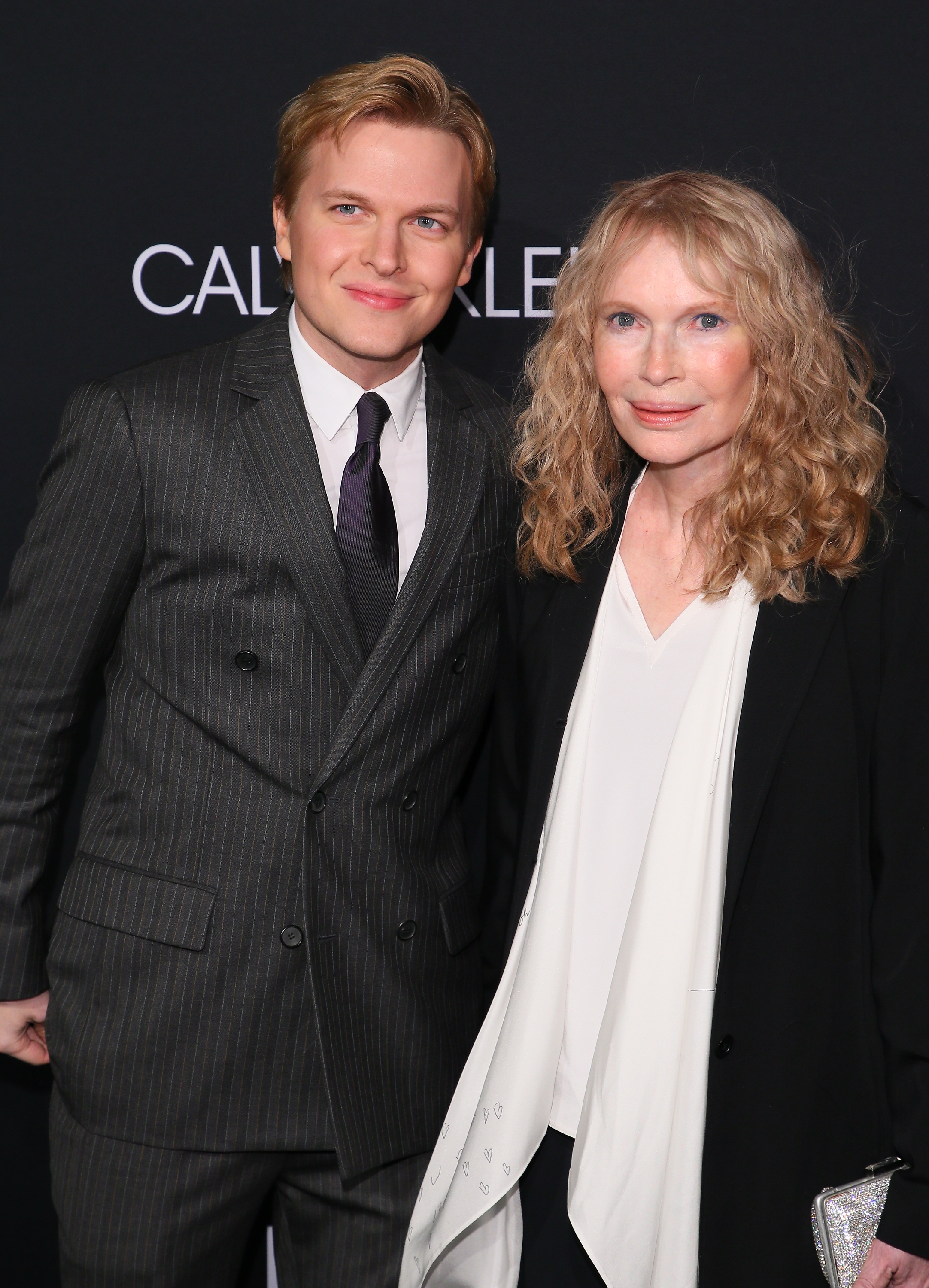 Ronan Farrow y Mia Farrow asisten a la 25ª Celebración Anual de ELLE Women in Hollywood en Los Ángeles, California, el 15 de octubre de 2018. | Fuente: Getty Images