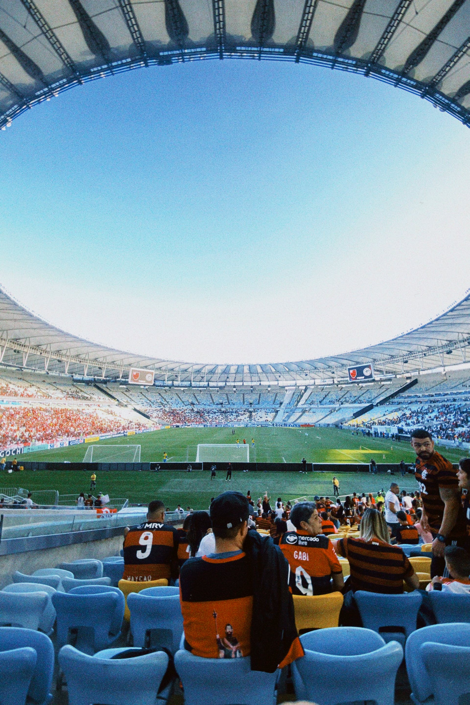 Asientos en un estadio | Fuente: Pexels