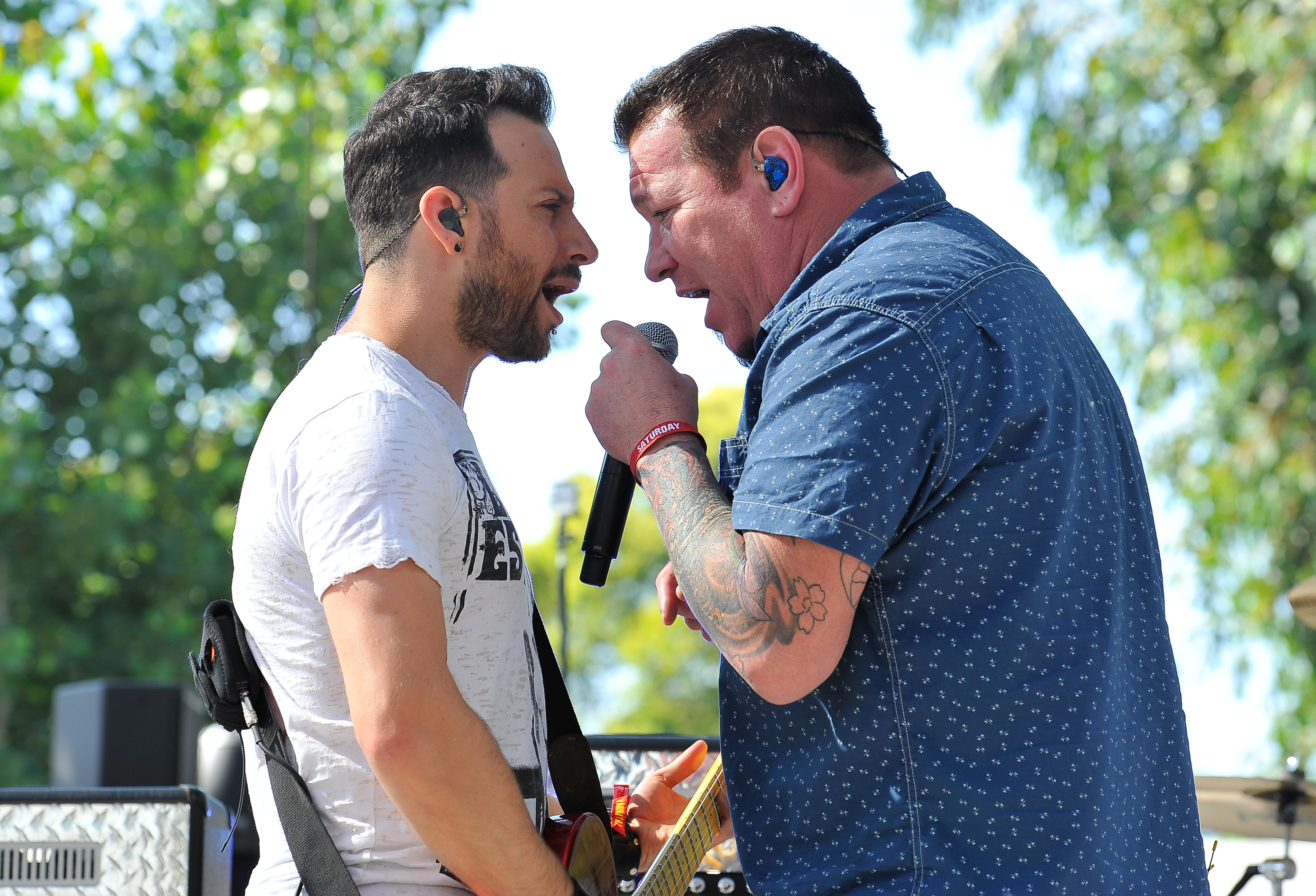 Mike Krompass y Steve Harwell de Smash Mouth actúan en el BottleRock Napa Music Festival en Napa Valley Expo el 31 de mayo de 2014, en Napa, California | Foto: Getty Images