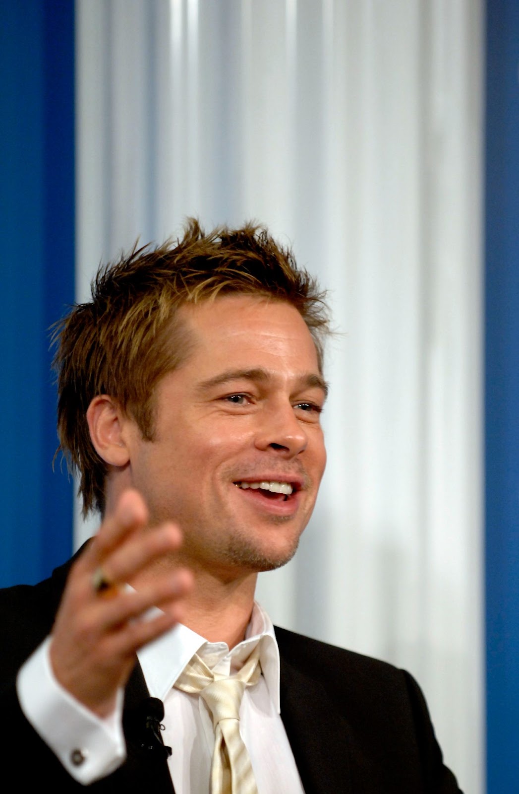 Brad Pitt durante una conferencia de prensa para "Babel" en el Festival Internacional de Cine de Toronto de 2006 | Fuente: Getty Images