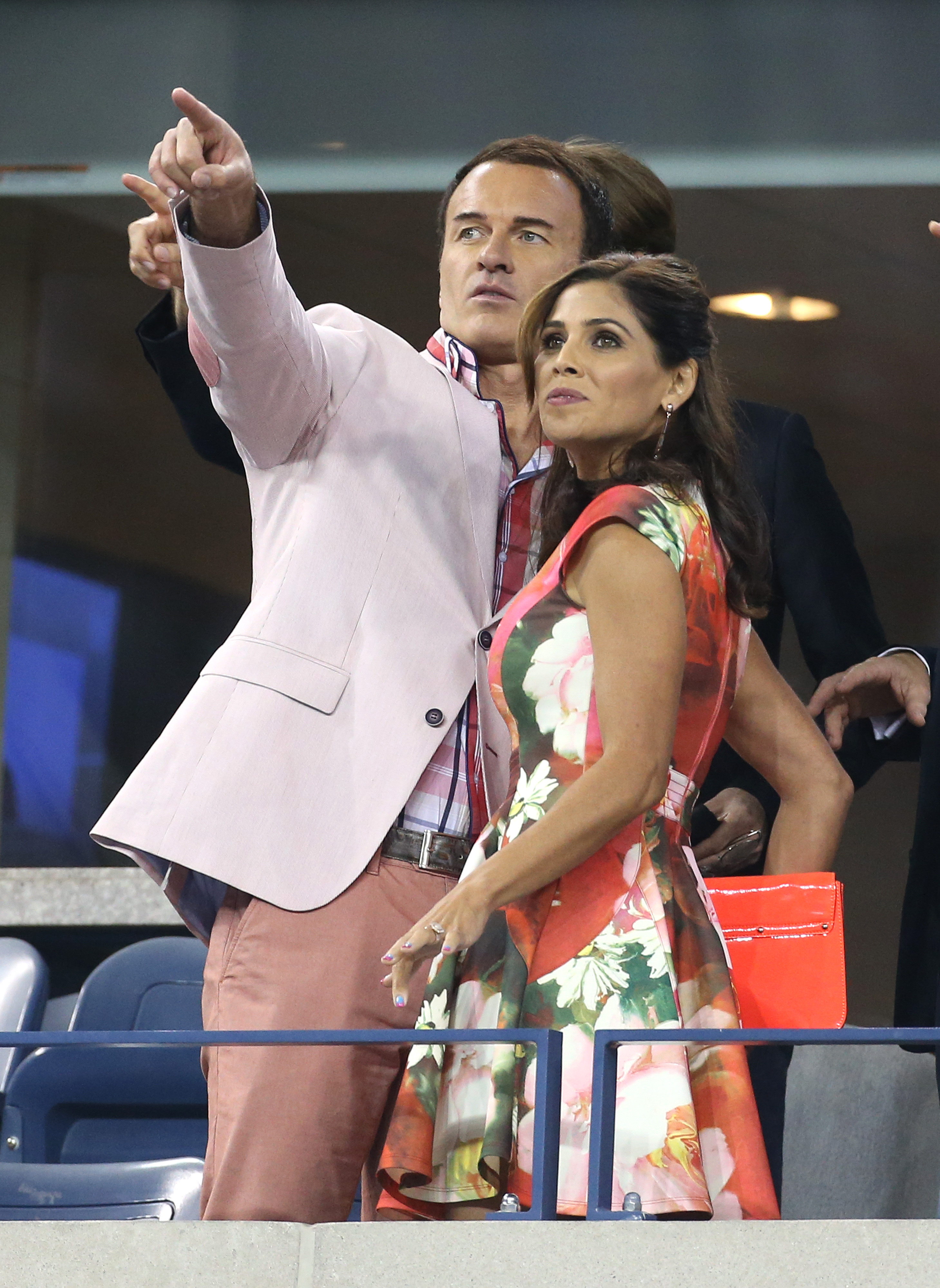 Julian McMahon y Kelly Paniagua asisten al Día 5 del US Open 2014 el 29 de agosto de 2014, en el USTA Billie Jean King National Tennis Center en el Vecindario de Flushing en Queens, Nueva York | Fuente: Getty Images