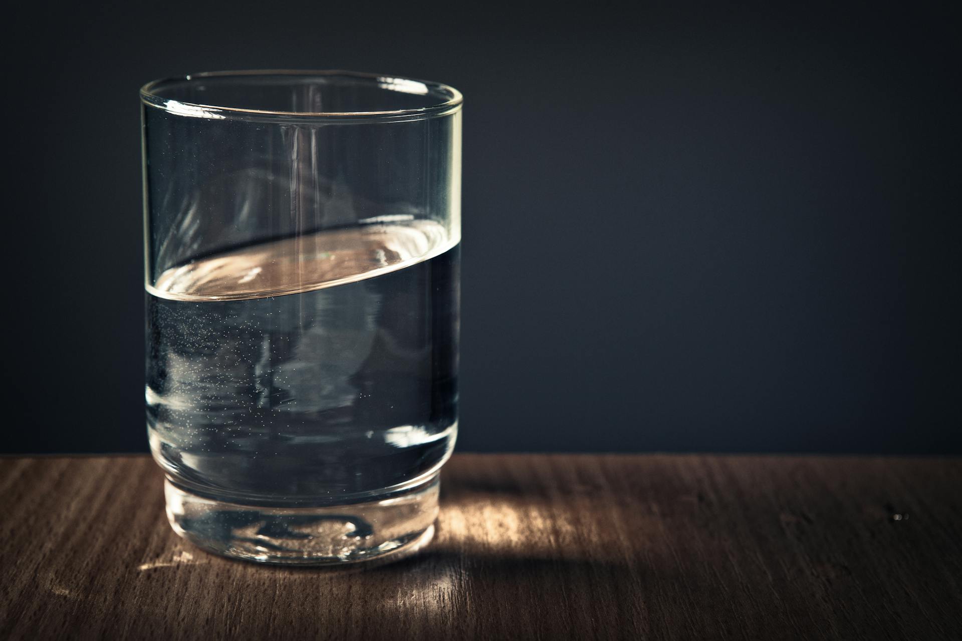 Un vaso de agua | Fuente: Pexels