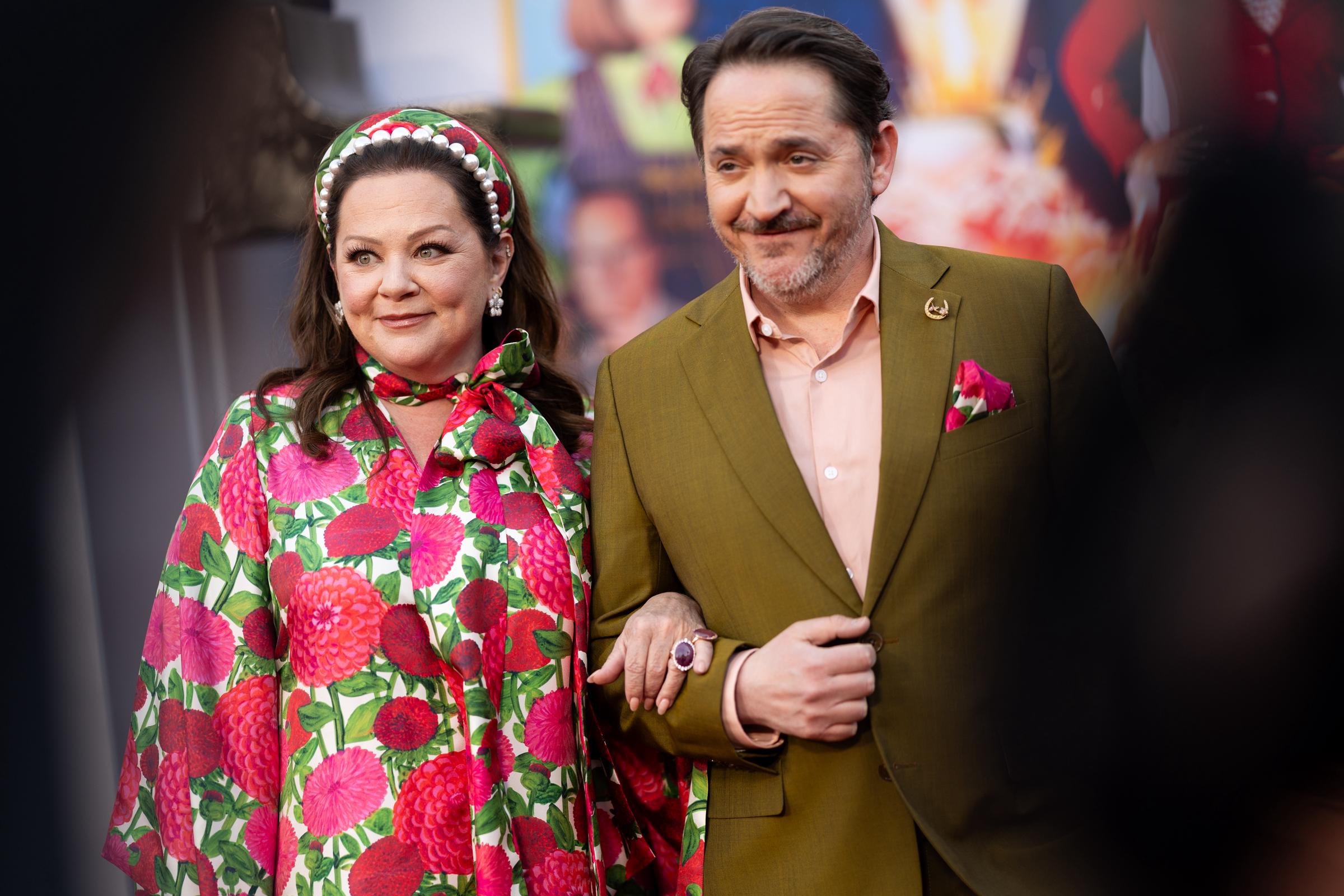 Melissa McCarthy y Ben Falcon asisten al estreno en Los Ángeles de "UNFROSTED" de Netflix en The Egyptian Theatre Hollywood el 30 de abril de 2024 en Los Ángeles, California | Fuente: Getty Images