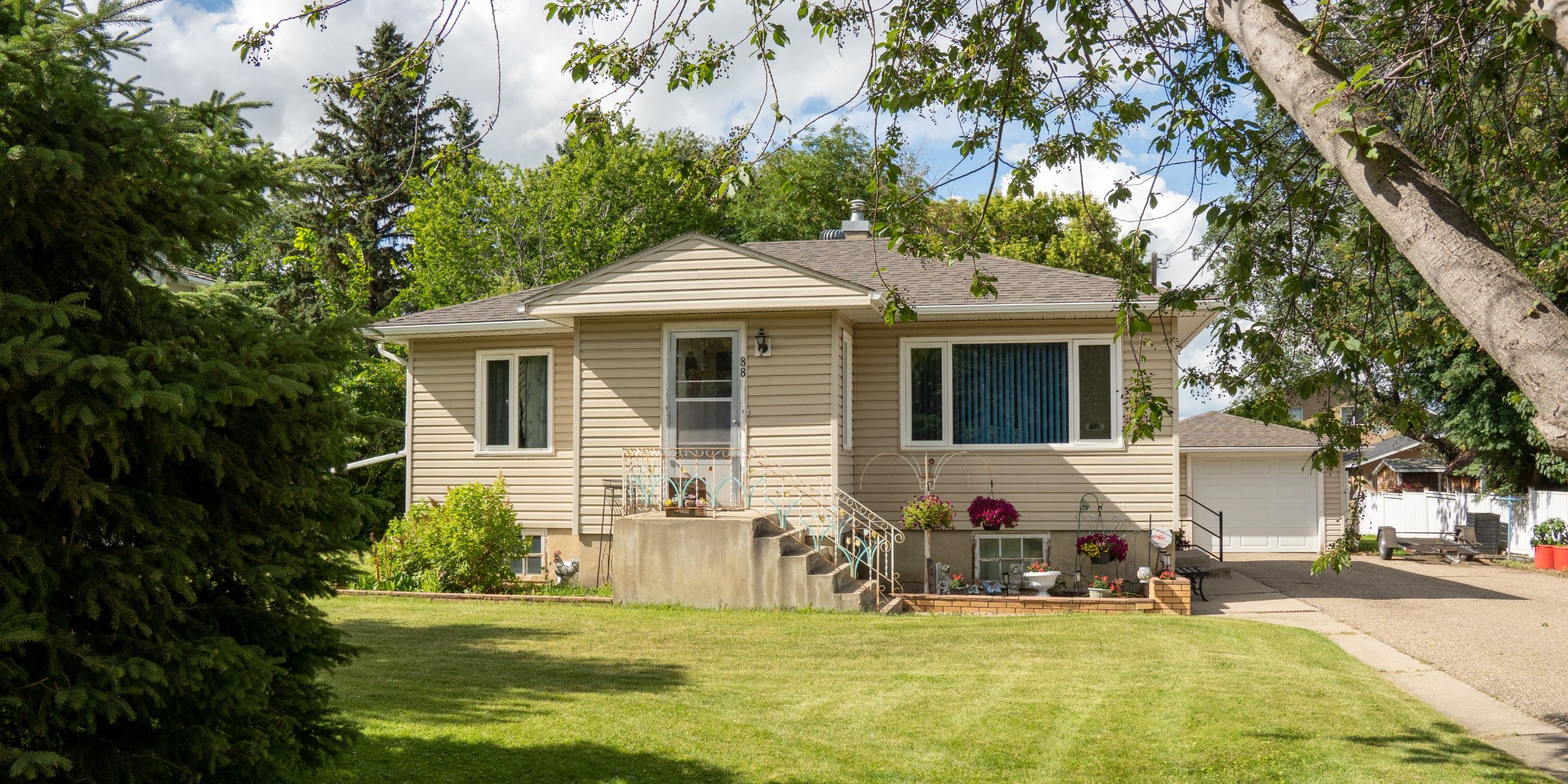 Una casa pequeña y bien mantenida | Fuente: Shutterstock
