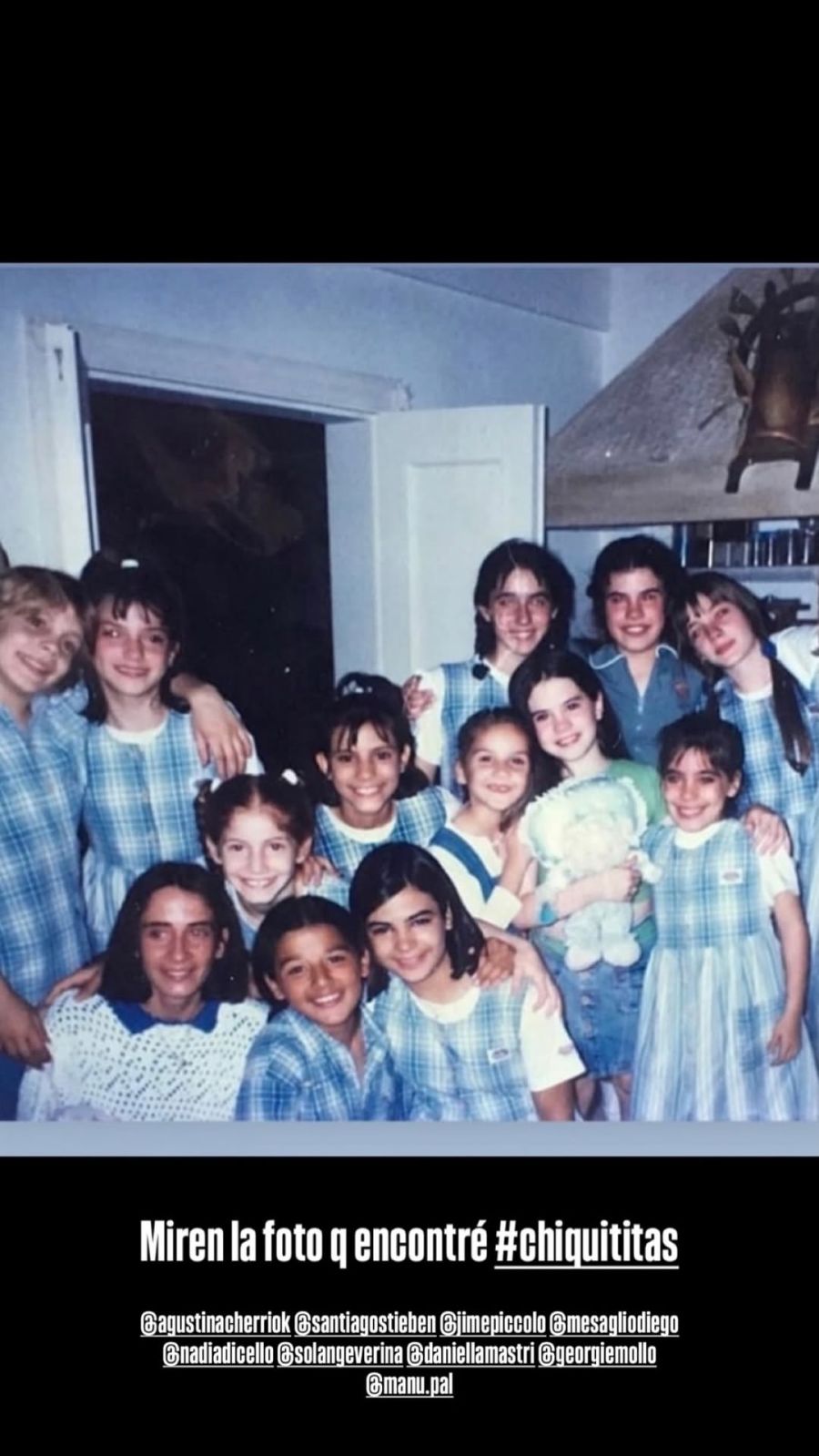 Agustina Cherri mostró una fotografía retro de la superproducción "Chiquititas" | Fuente: Instagram Stories/agustinacherriok