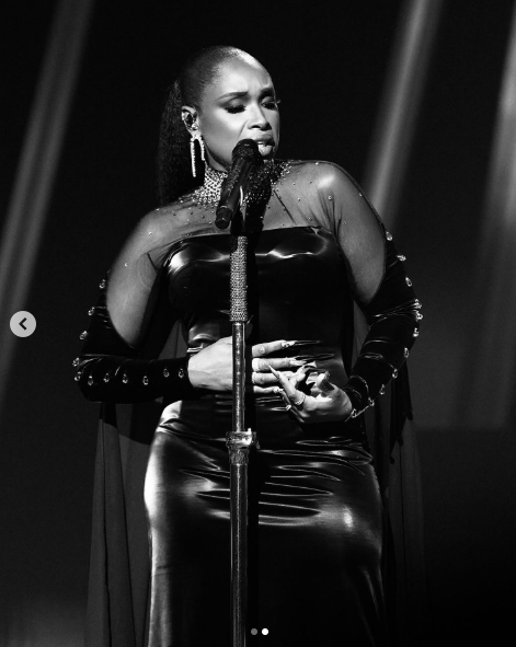 Jennifer Hudson en plena actuación durante el especial del 50 aniversario de los AMAs, publicado el 5 de octubre de 2024 | Fuente: Instagram/iamjhud