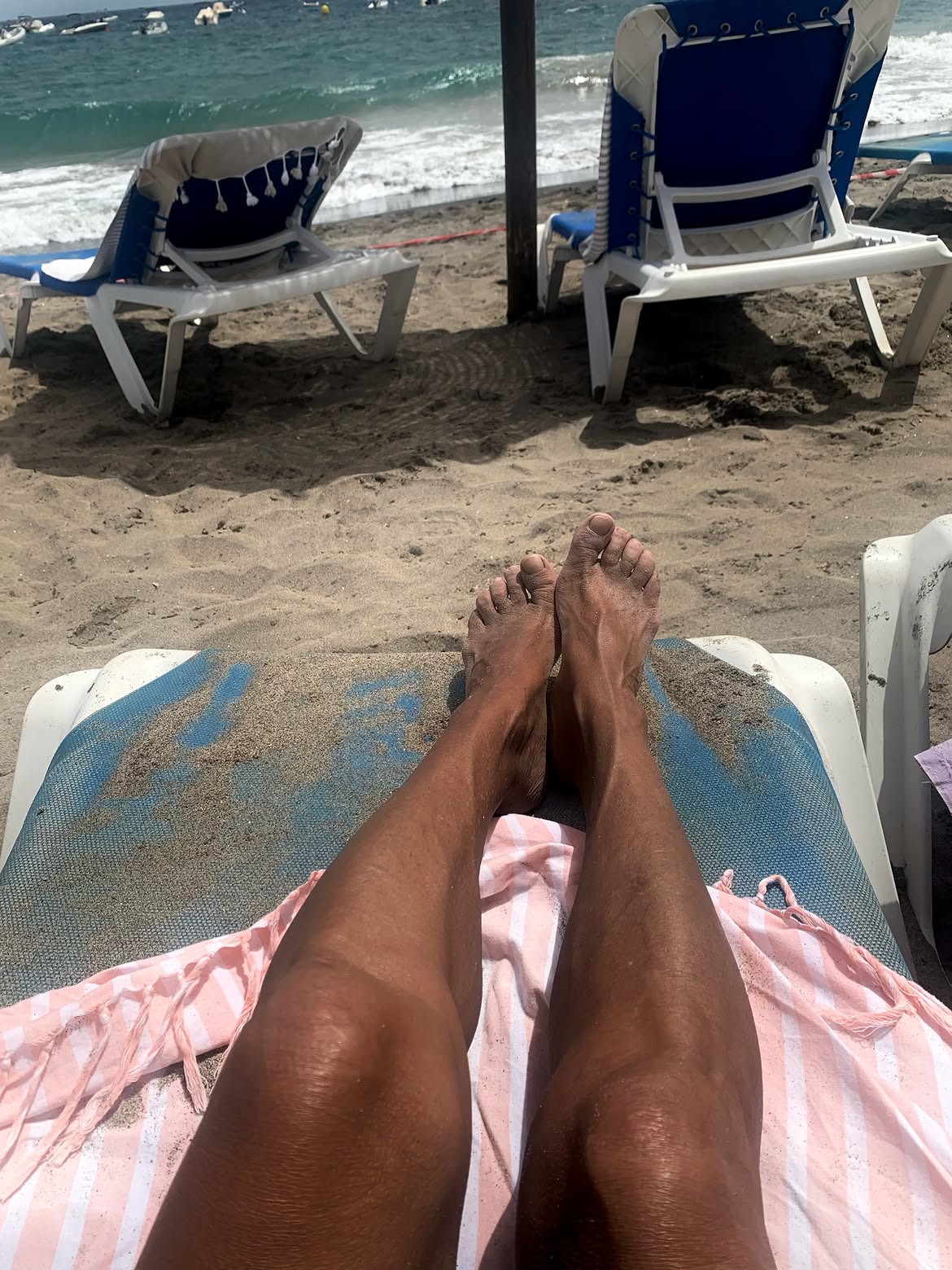 Los pies de Lolita Flores durante sus vacaciones | Fuente: Instagram/lolitafoficial