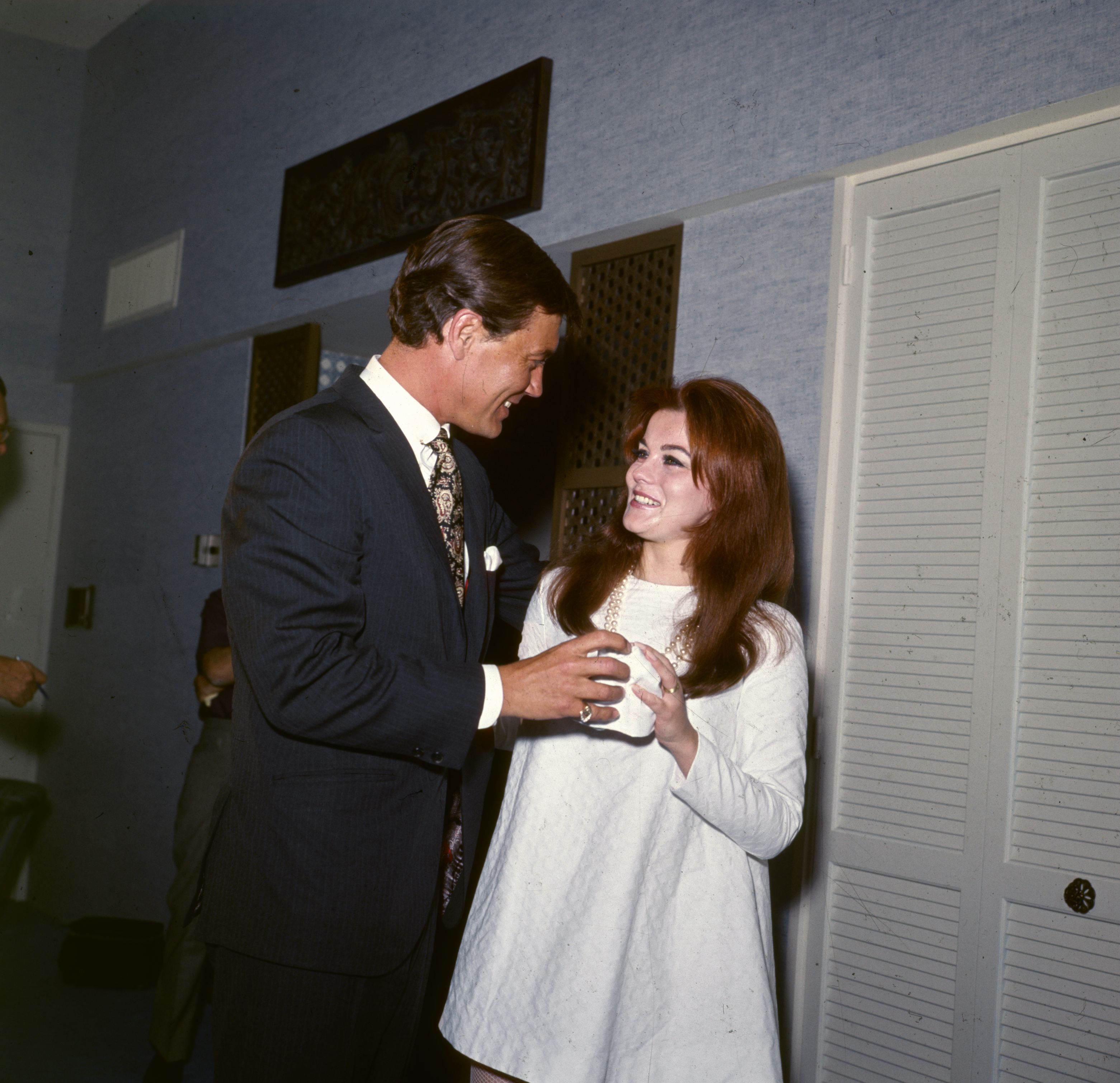 Ann-Margret se casa con Roger Smith en 1967 | Fuente: Getty Images