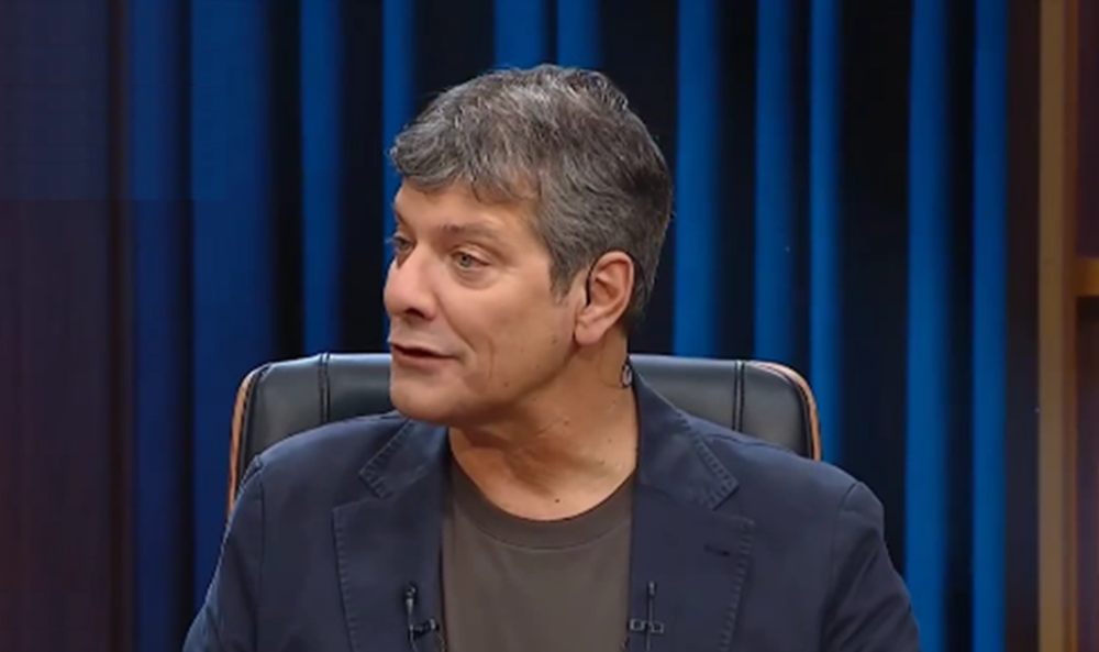 Mario Pergolini en entrevista con Sebastián Marroquín, hijo de Pablo Escobar, y Sebastián Ortega | Fuente: Instagram/eltrecetv