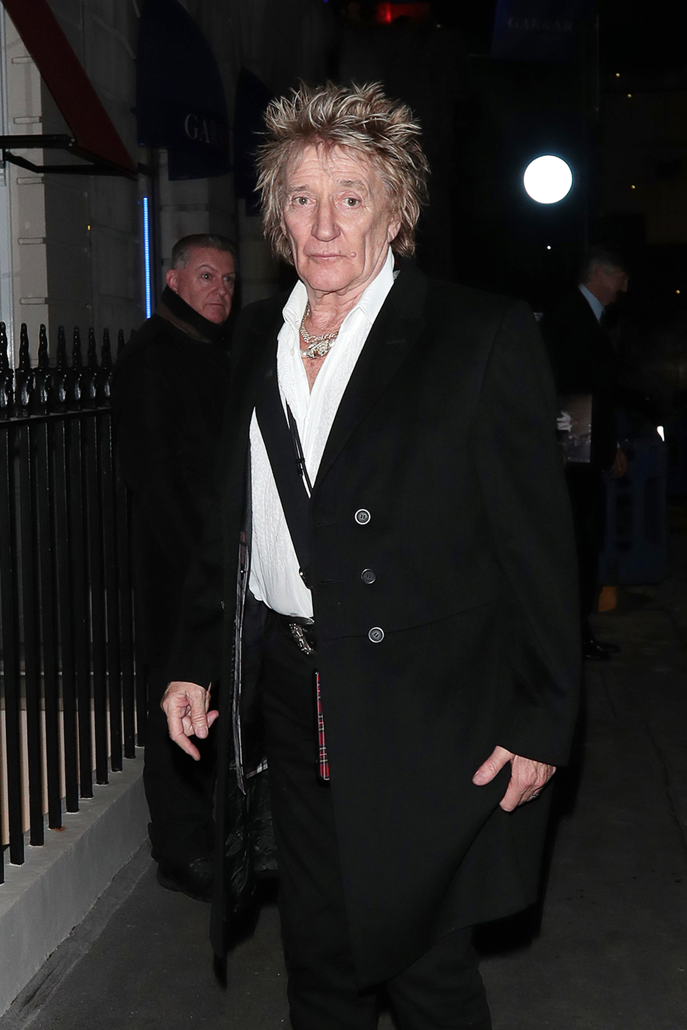 Rod Stewart fue visto en Londres, Inglaterra, el 2 de febrero de 2024. | Fuente: Getty Images