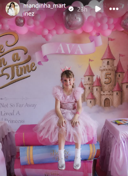 Ava, la hija de Emiliano "Dibu" Martínez | Fuente: Instagram/mandinha_mart