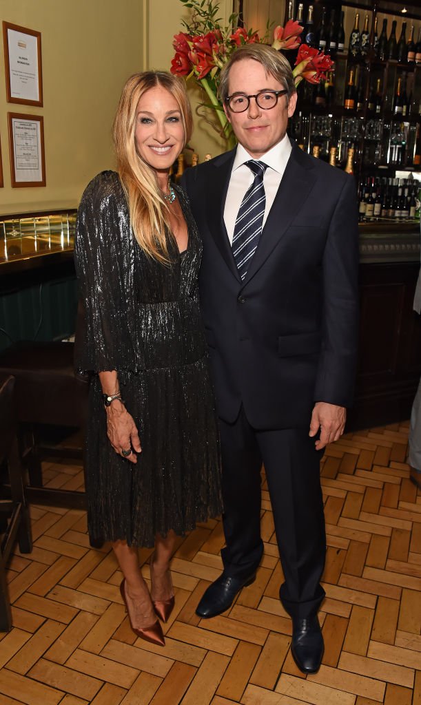 Sarah Jessica Parker (L) y Matthew Broderick asisten a la noche de prensa después de la fiesta de "The Starry Messenger" en Browns | Foto: Getty Images