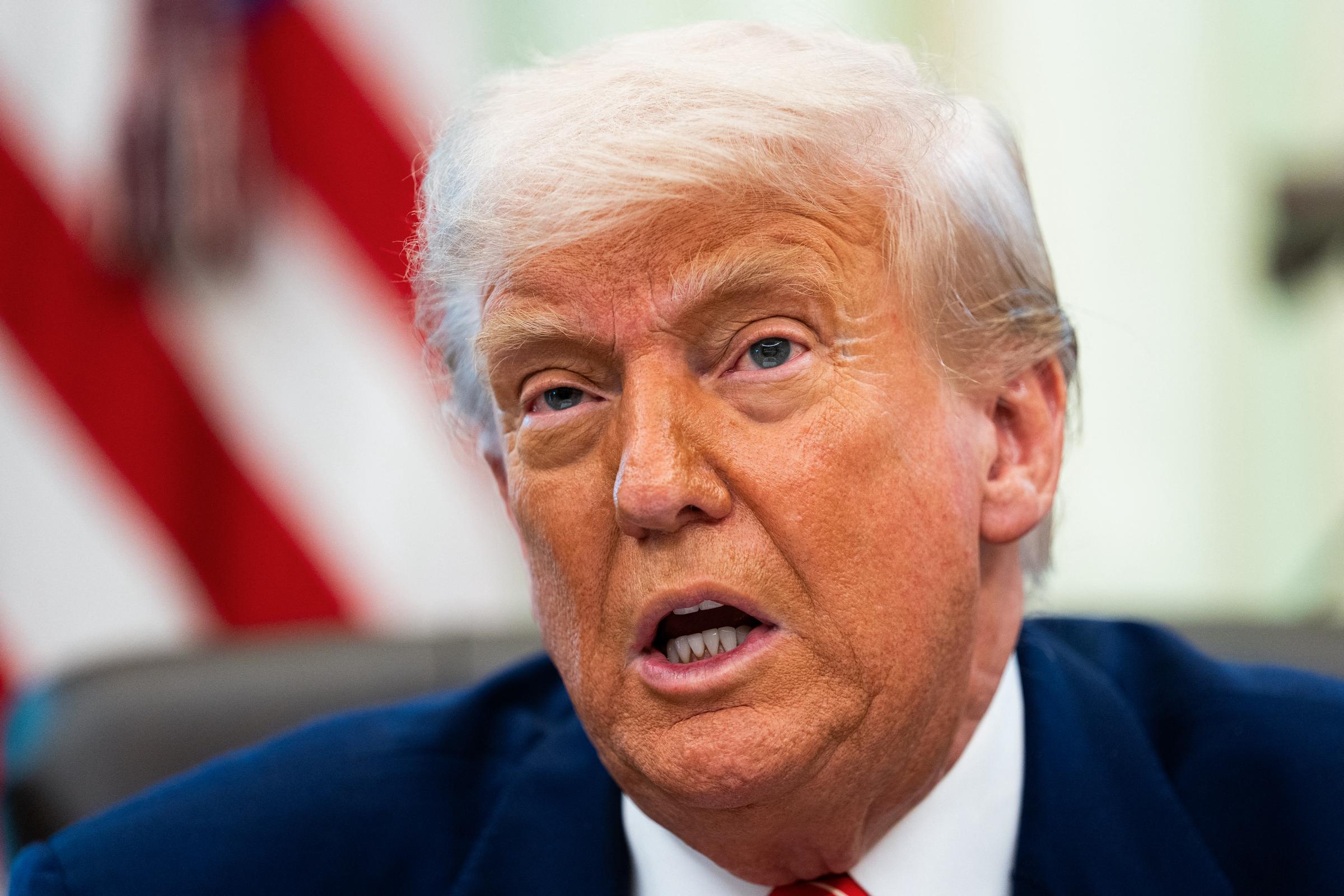 Donald Trump habla durante una rueda de prensa en el Despacho Oval de la Casa Blanca el 30 de mayo de 2025, en Washington, D.C. | Fuente: Getty Images