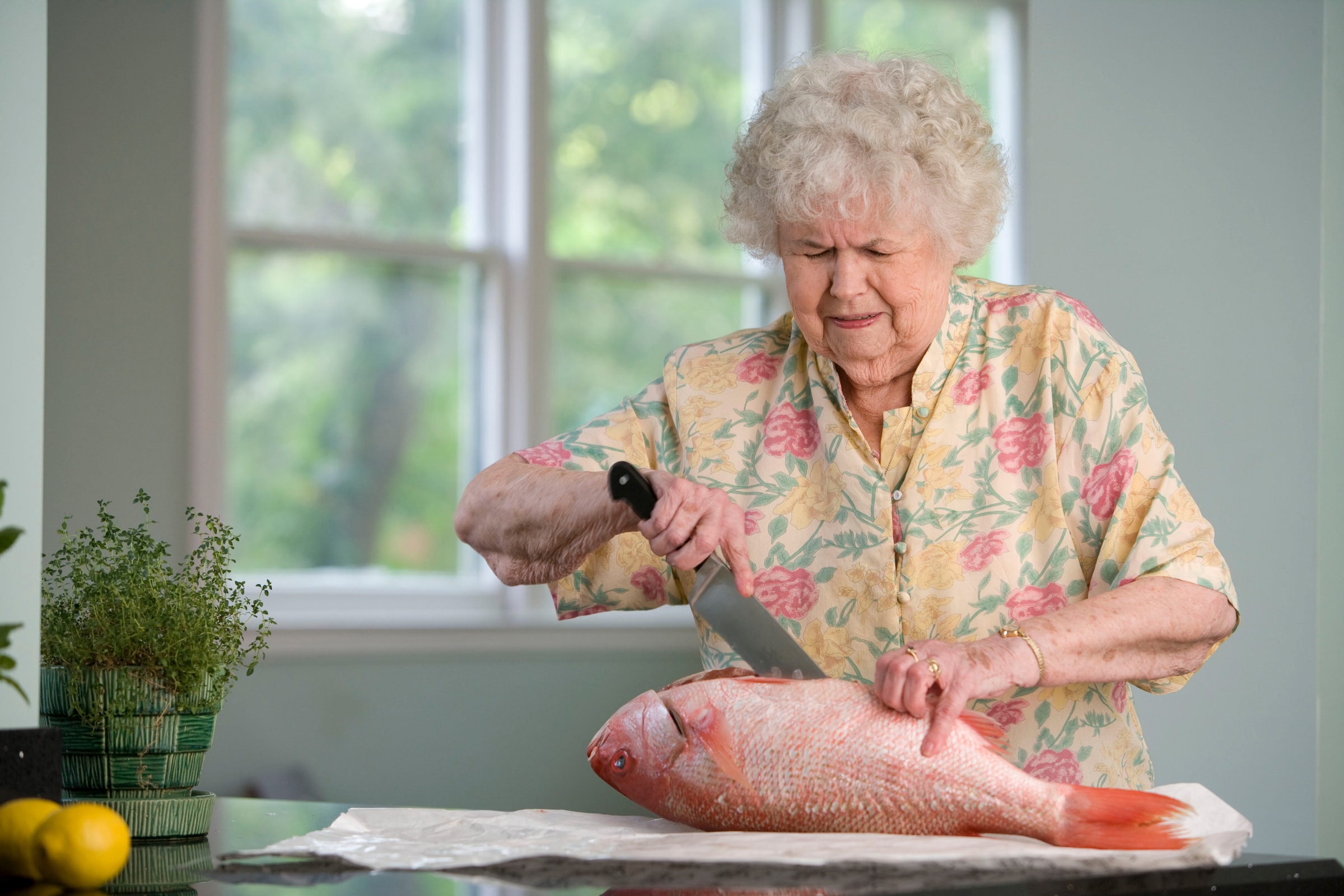 Anciana cocinando | Foto: Unsplash