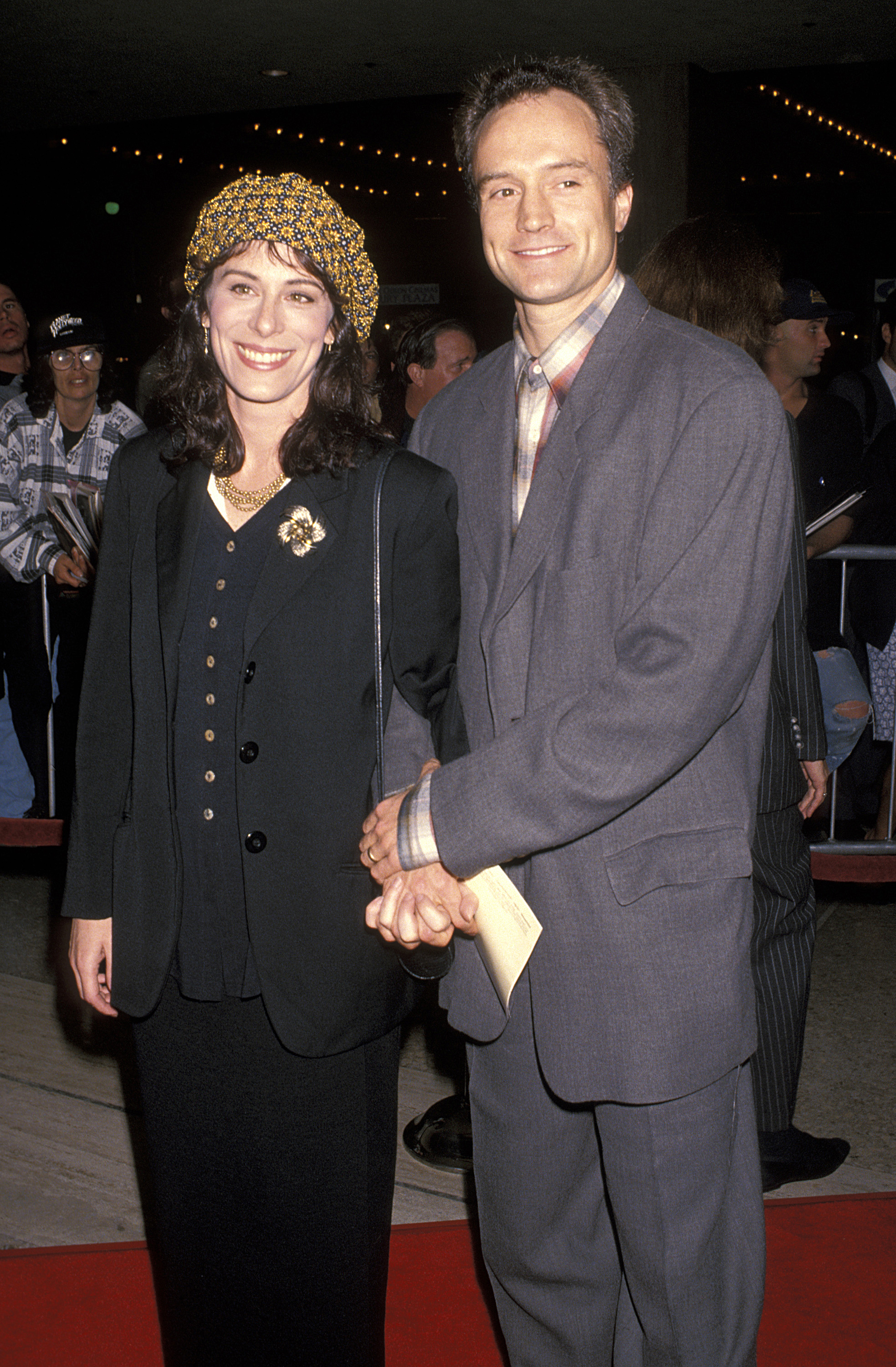 Jane Kaczmarek y Bradley Whitford durante el estreno en Los Ángeles de "Mi vida" en el Cineplex Odeon Cinema de Century City, CA, Estados Unidos | Fuente: Getty Images