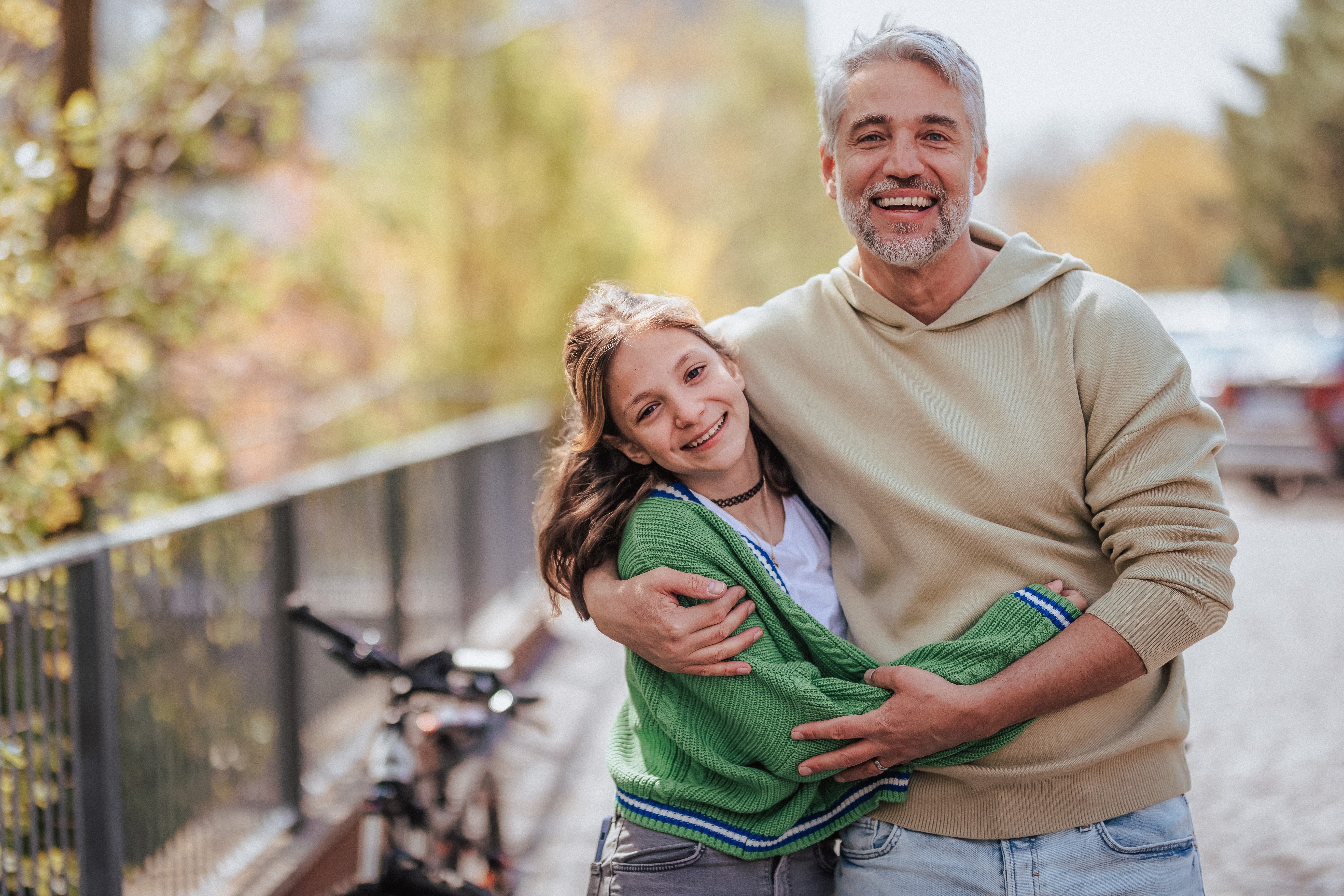 Un hombre se preguntaba por qué su hija había cambiado repentinamente de comportamiento. | Foto: Shutterstock