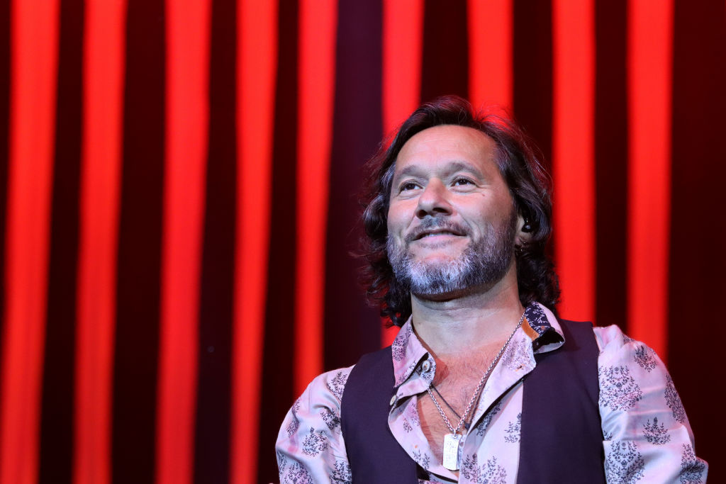 Diego Torres actuando en el escenario durante un concierto en vivo en el Pepsi Center WTC el 11 de febrero de 2023 en la Ciudad de México, México. | Fuente: Getty Images