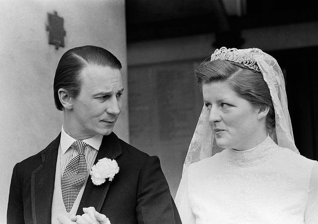 Lady Jane Spencer y Robert Fellowes durante su boda, el 20 de abril de 1978 en Londres, Inglaterra. | Foto: Getty Images