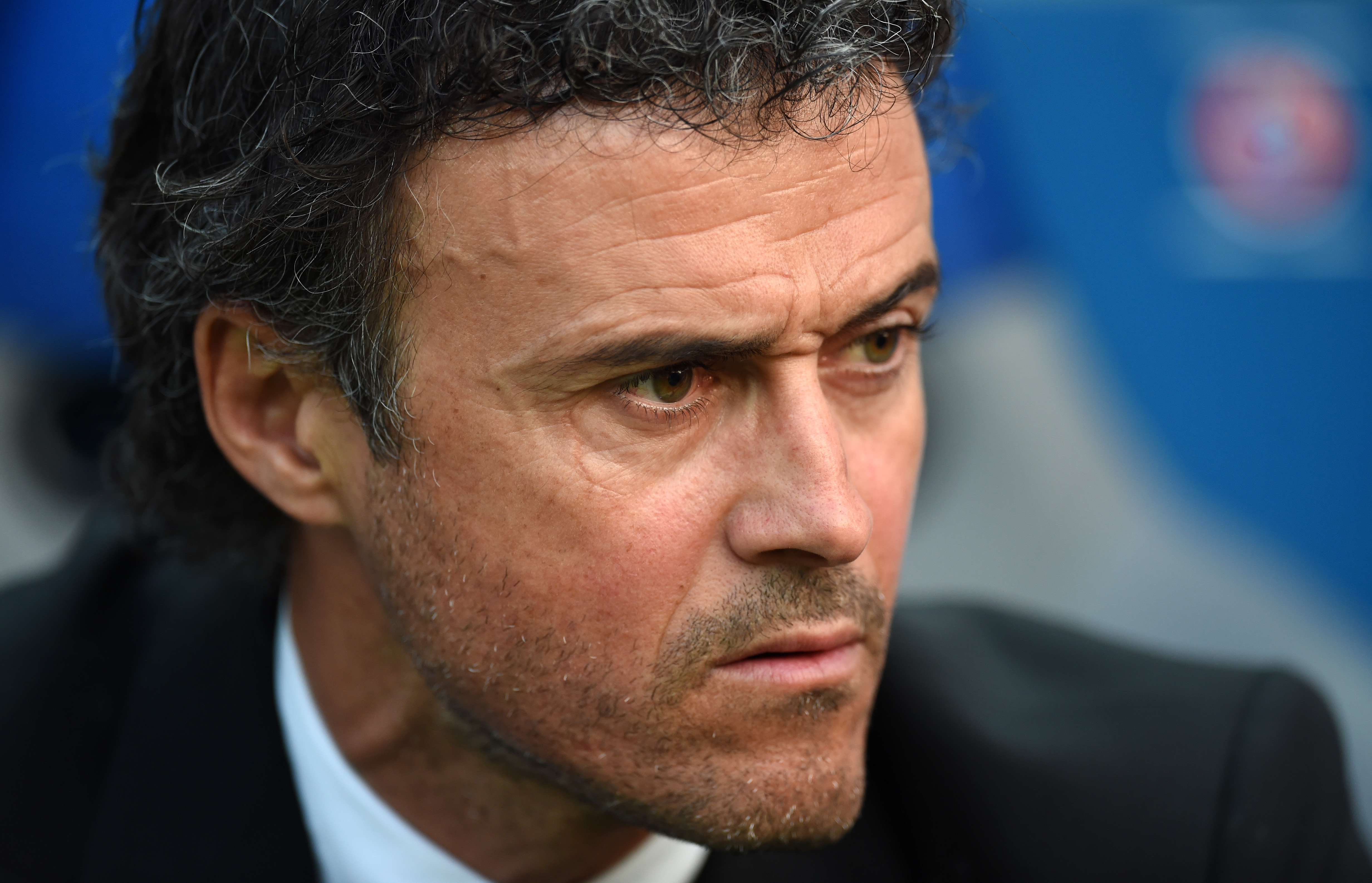 Luis Enrique entrenador del Barcelona observa durante la final de la UEFA Champions League entre la Juventus y el FC Barcelona en el Olympiastadion el 6 de junio de 2015 en Berlín, Alemania. | Fuente: Getty Images