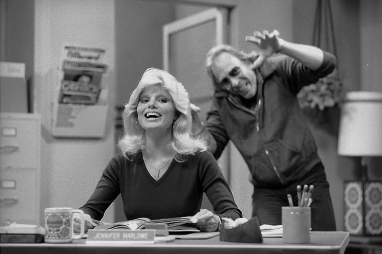 La glamurosa actriz en el plató de "WKRP in Cincinnati" en 1978. | Fuente: Getty Images